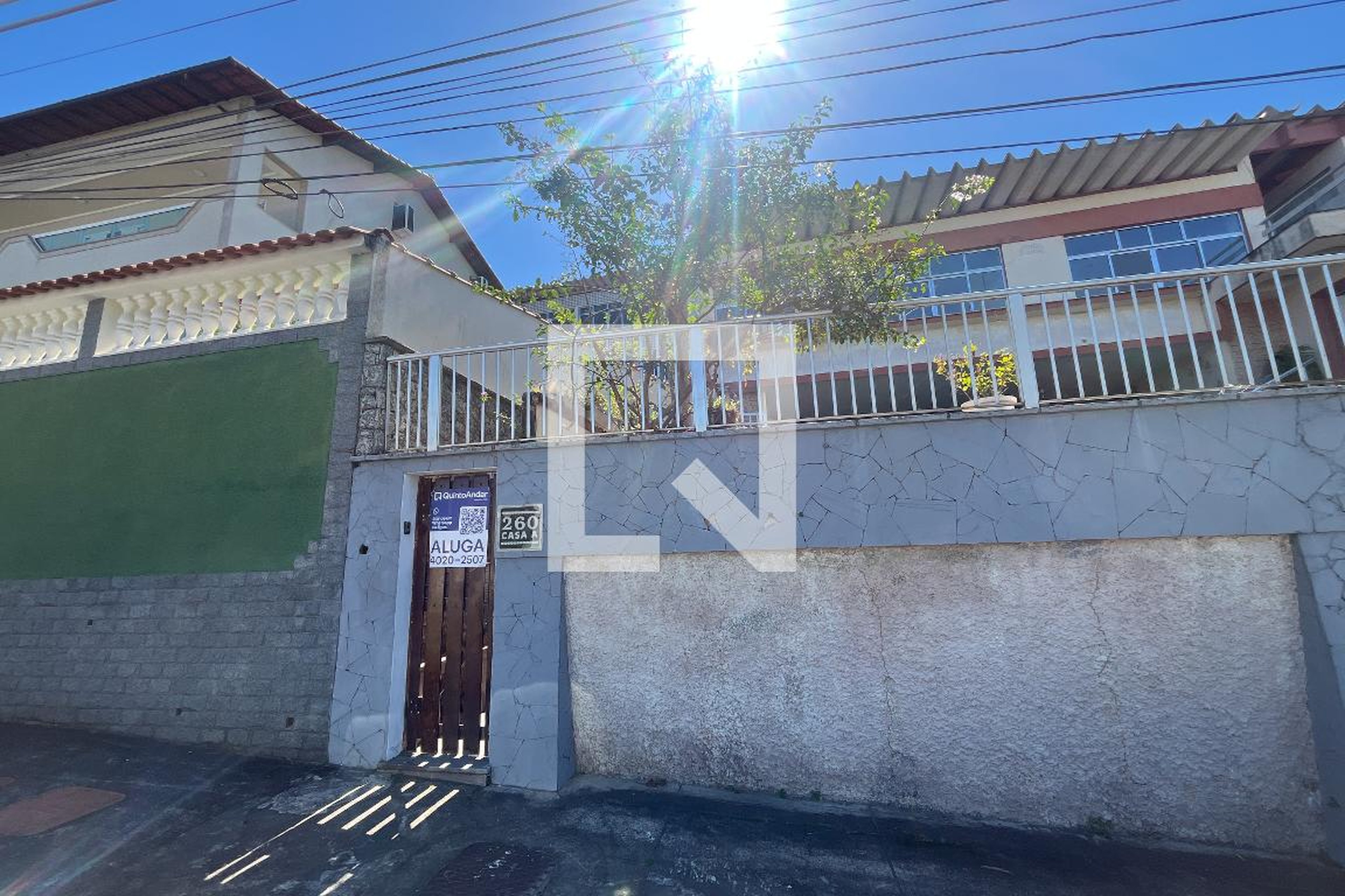 Fachada Condomínio em Rua Santo Ambrósio de Sena, 260
