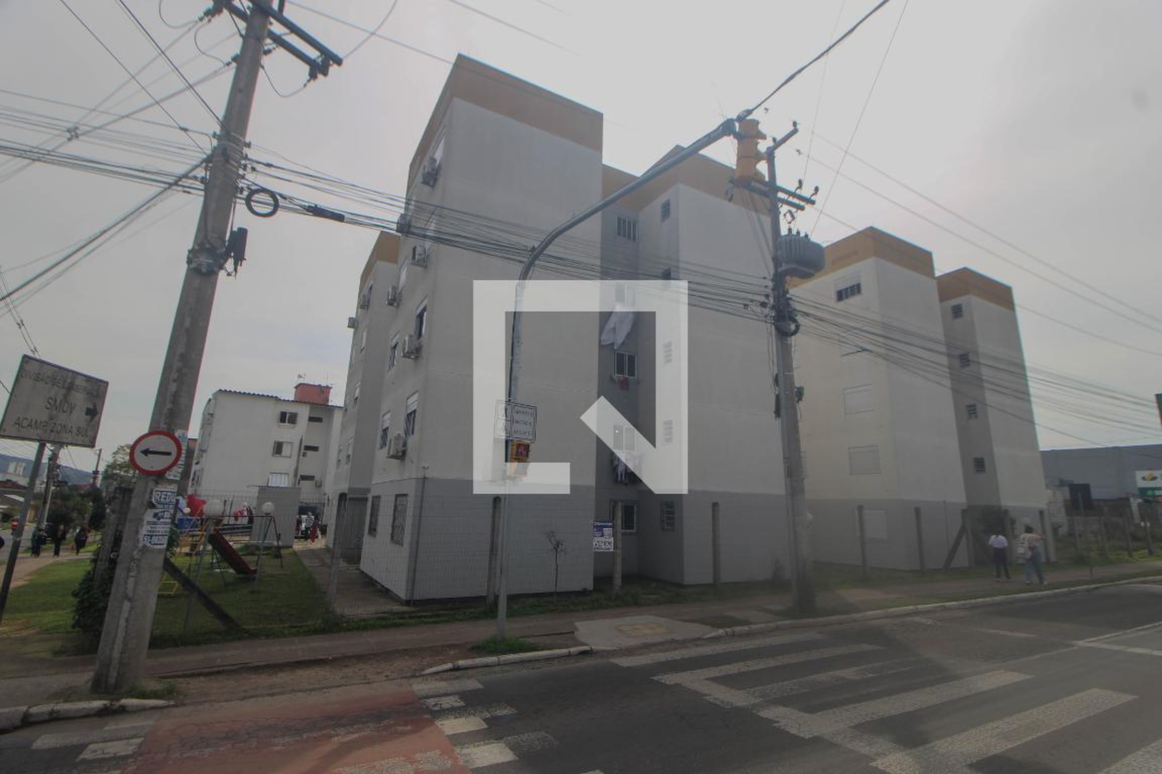 Fachada Condomínio em Rua Clara Nunes, 800