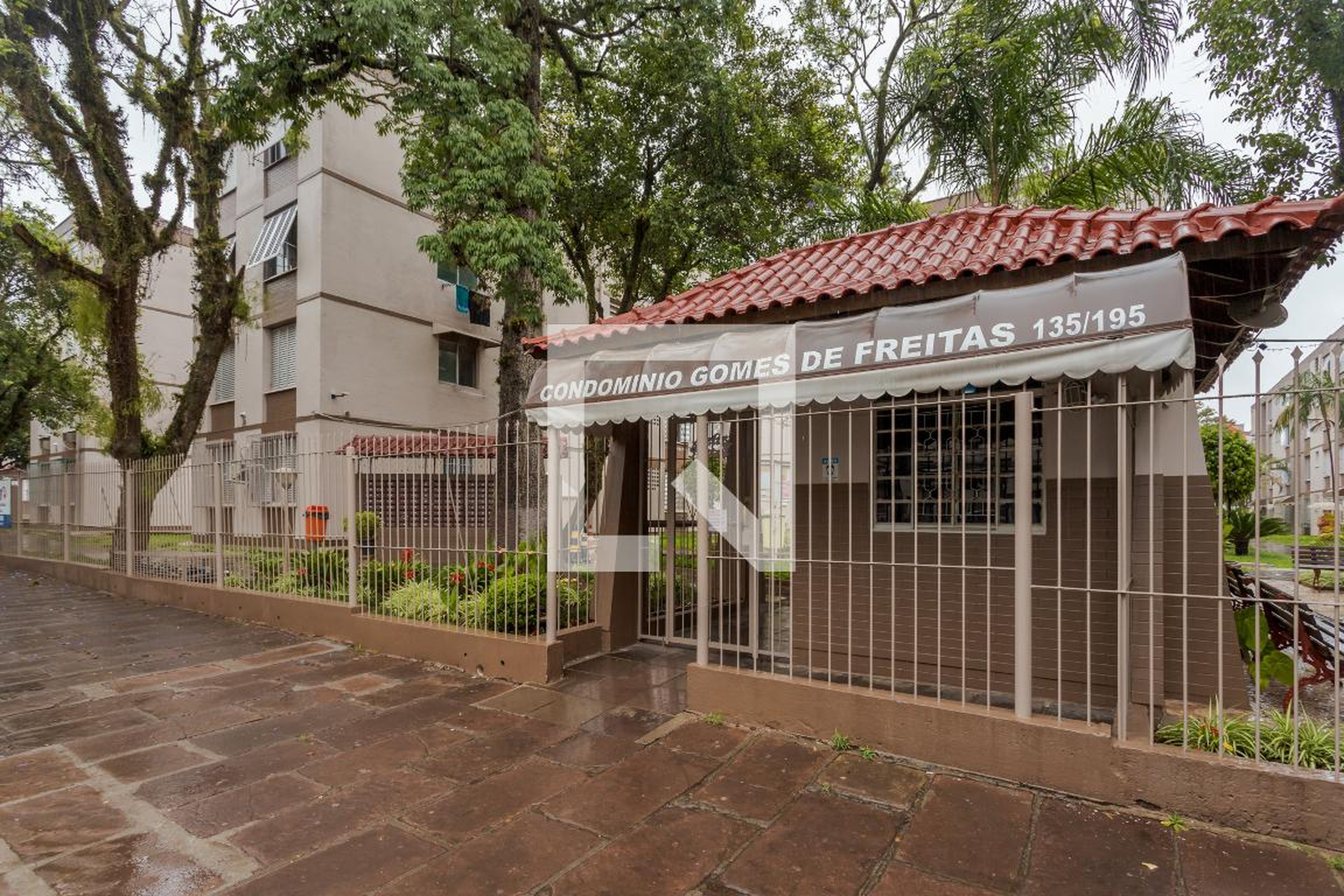 Fachada Condomínio em Rua Gomes de Freitas, 153