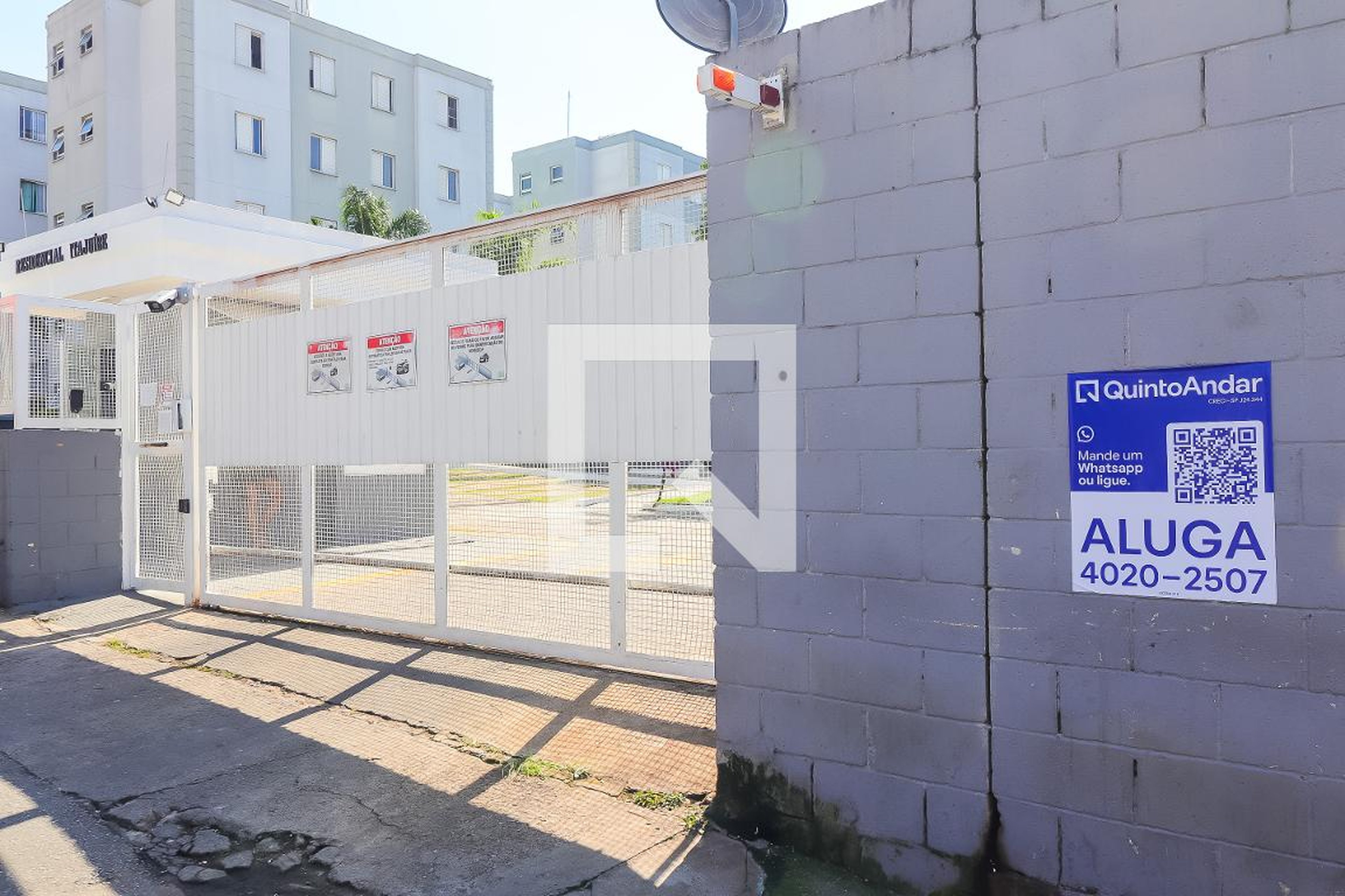 Fachada Condomínio em Rua Itajuíbe, 451