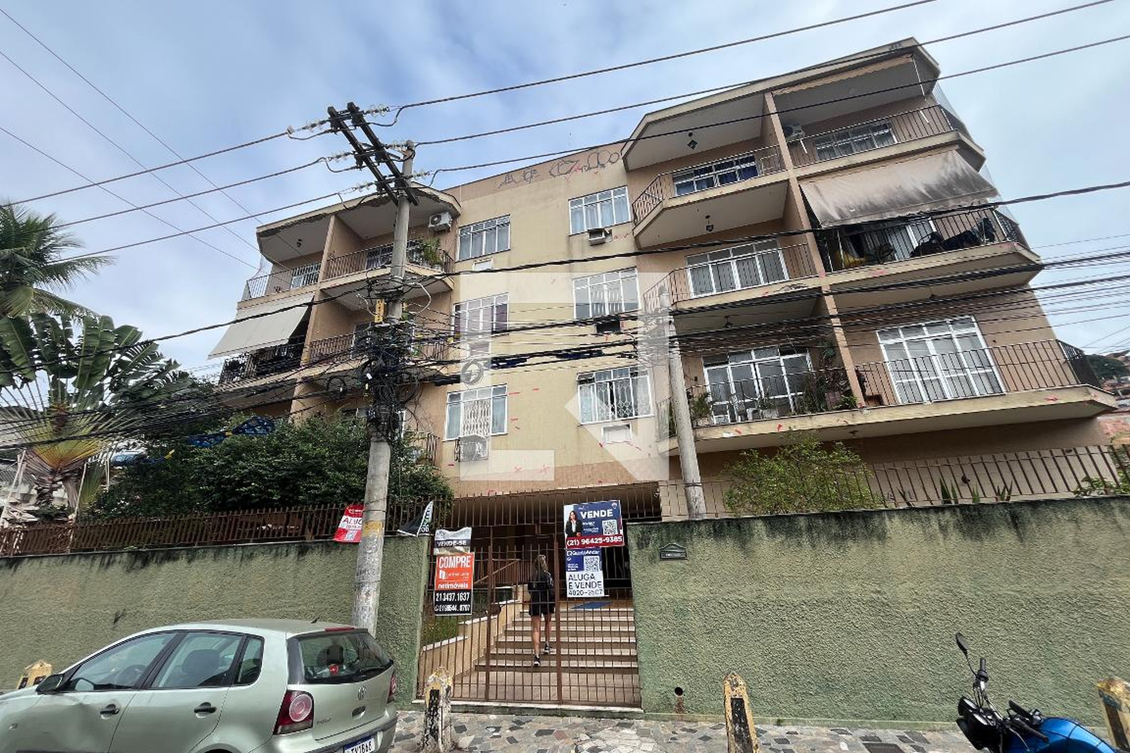 Fachada Condomínio em Rua Pereira Alves, 117