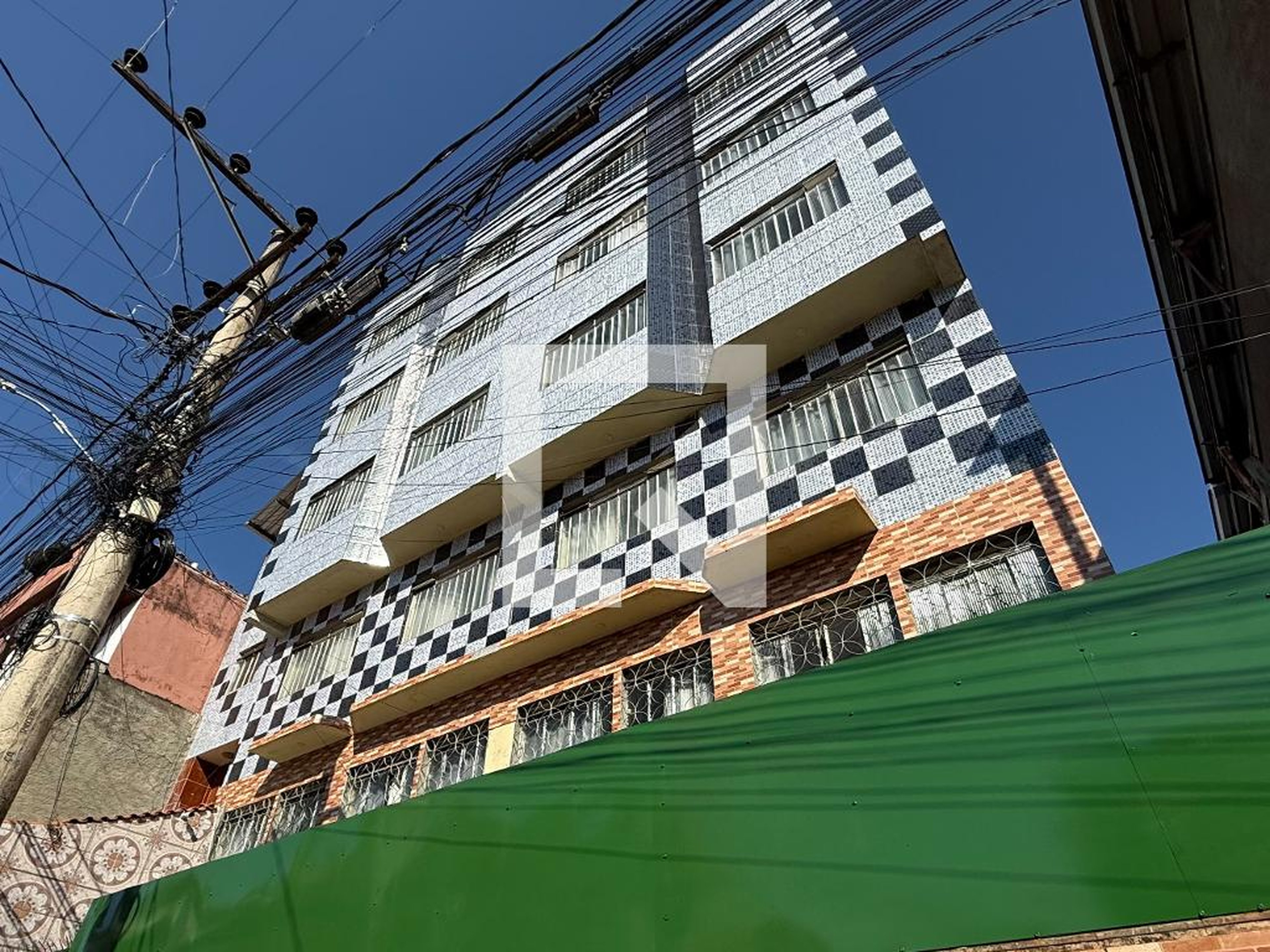 Fachada do Prédio Condomínio em Rua Belo Valê, 218