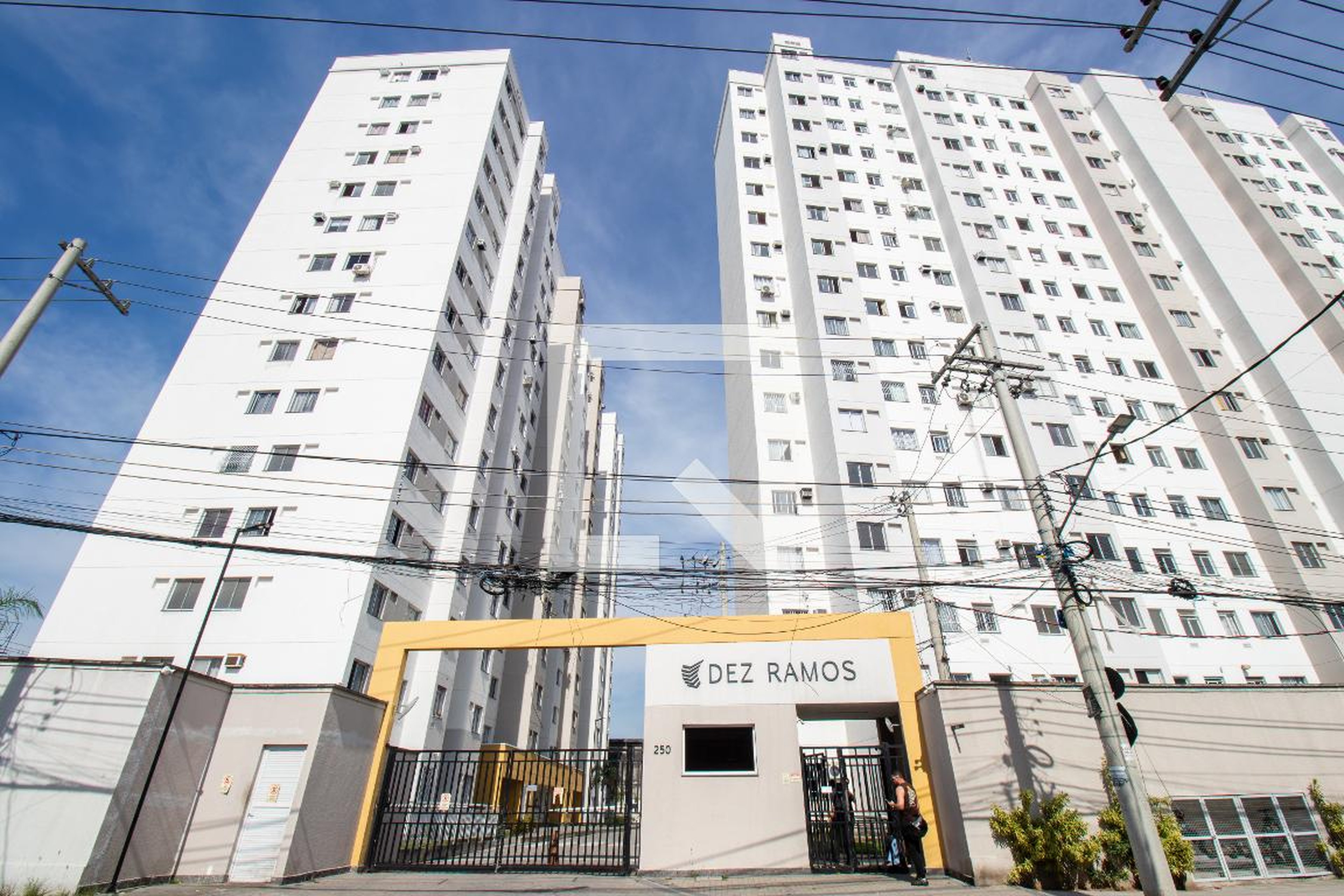 Fachada Condomínio Cury Dez Ramos