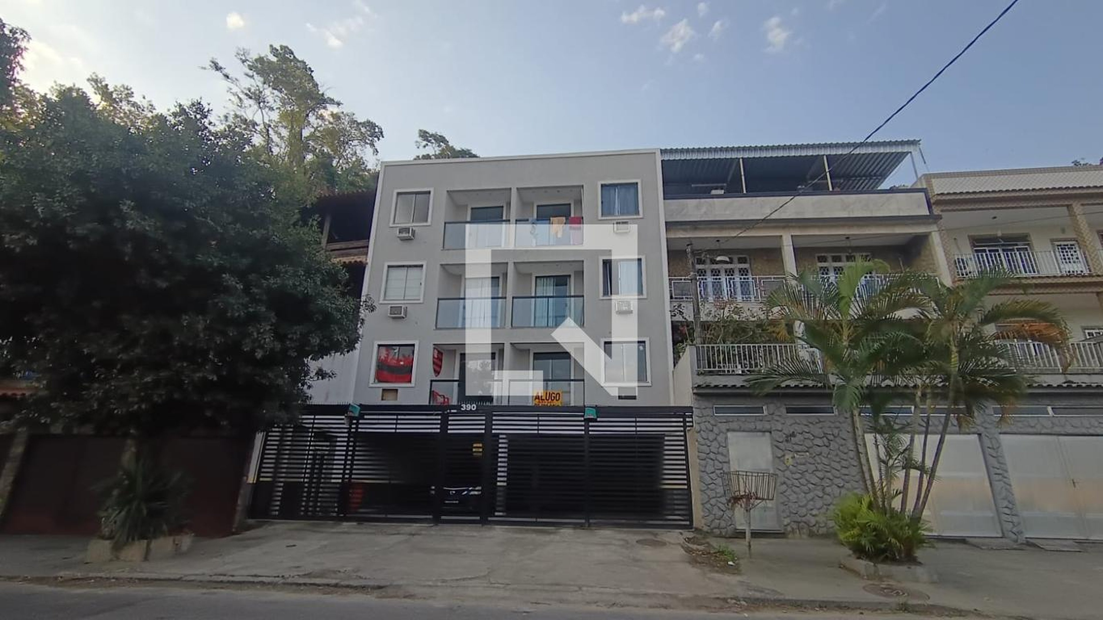 Fachada Condomínio em Rua Ipadu, 390