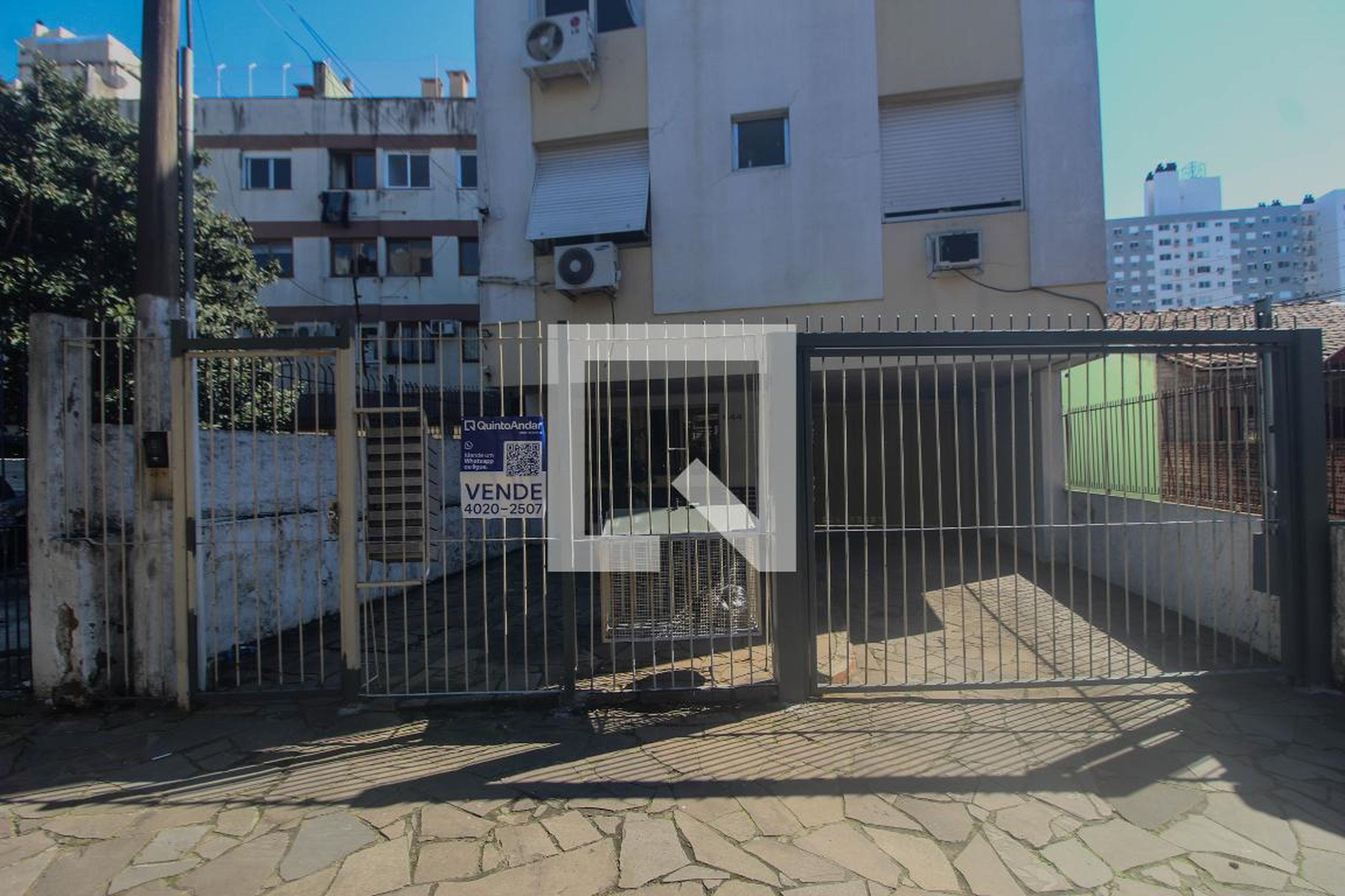 Fachada Condomínio em Rua Luiz de Camões, 644