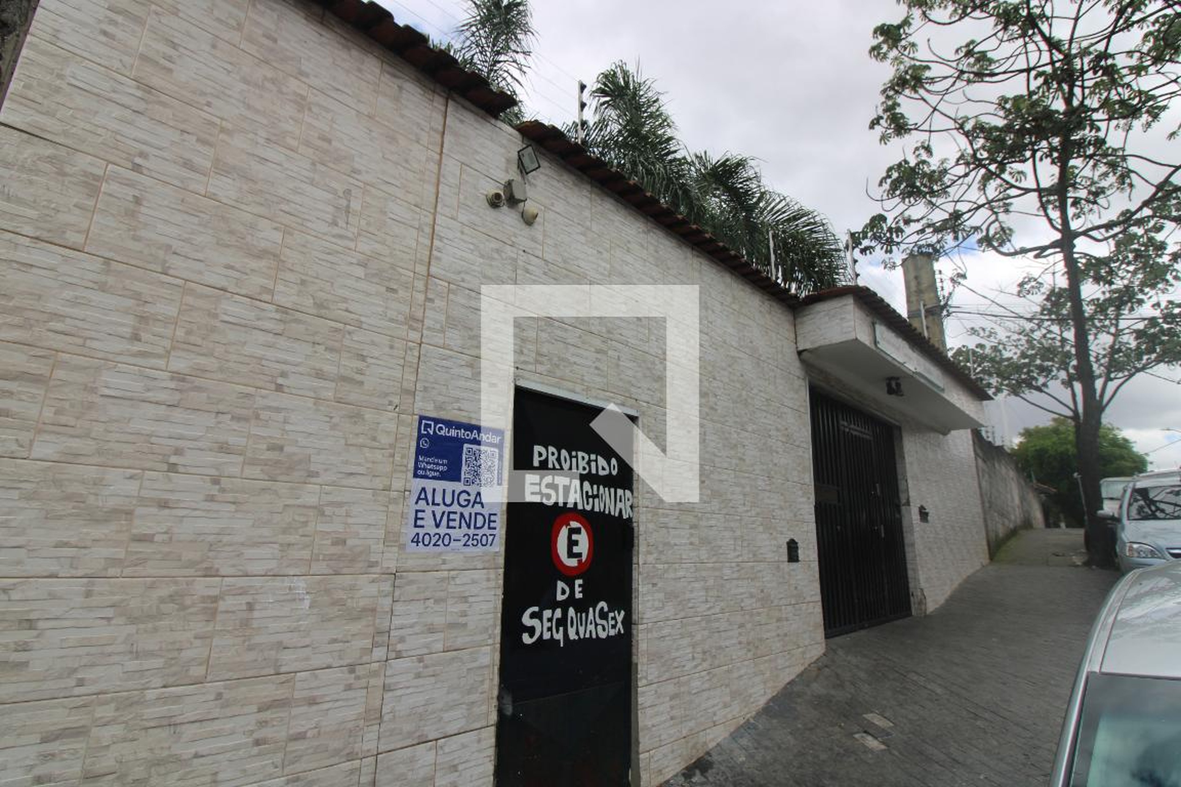 Fachada Condomínio em Rua Peixoto Werneck, 341