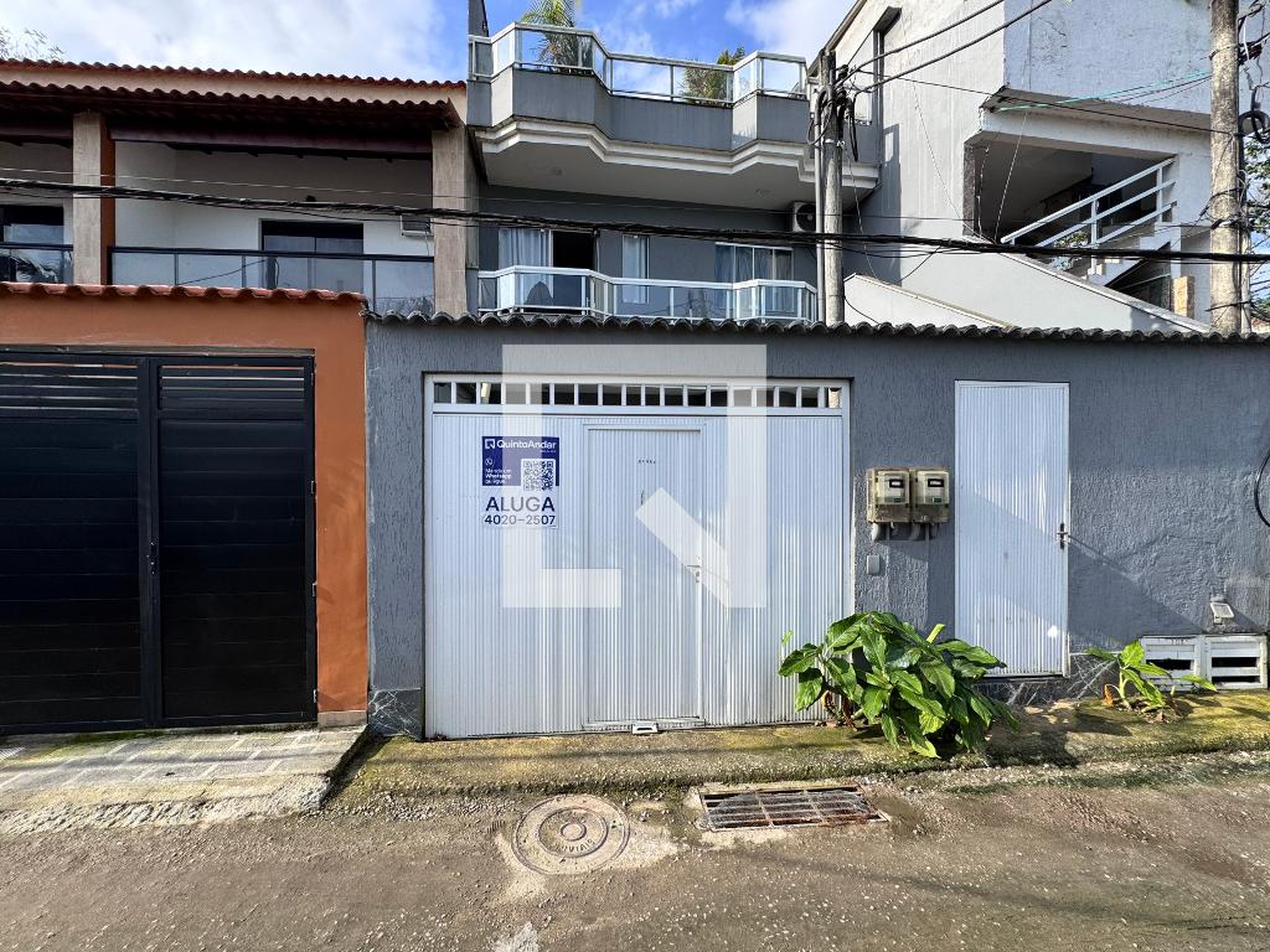 Fachada Condomínio em Estrada do Rio Morto, 720