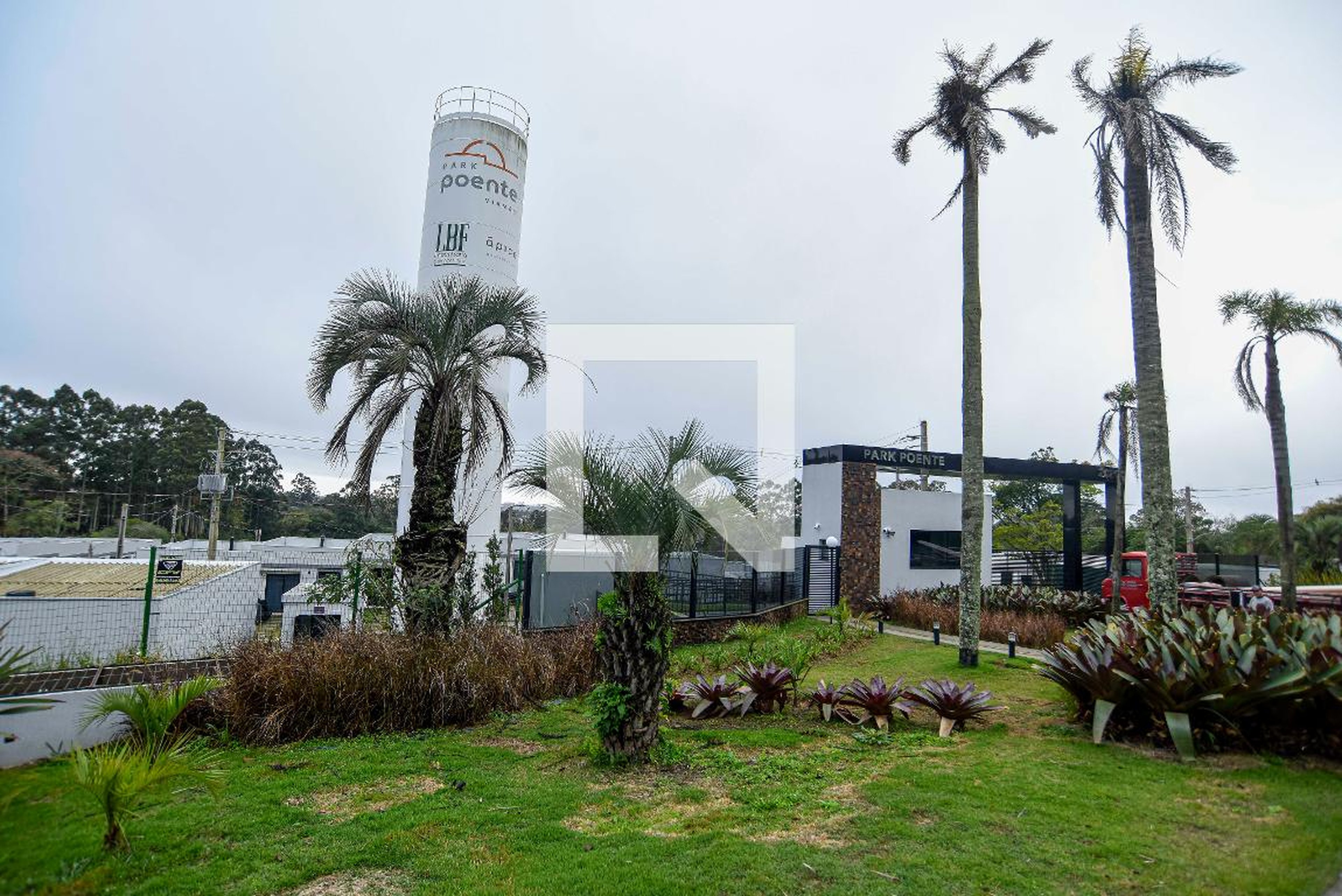 Fachada do condomínio Condomínio em Estrada da Branquinha, 2020