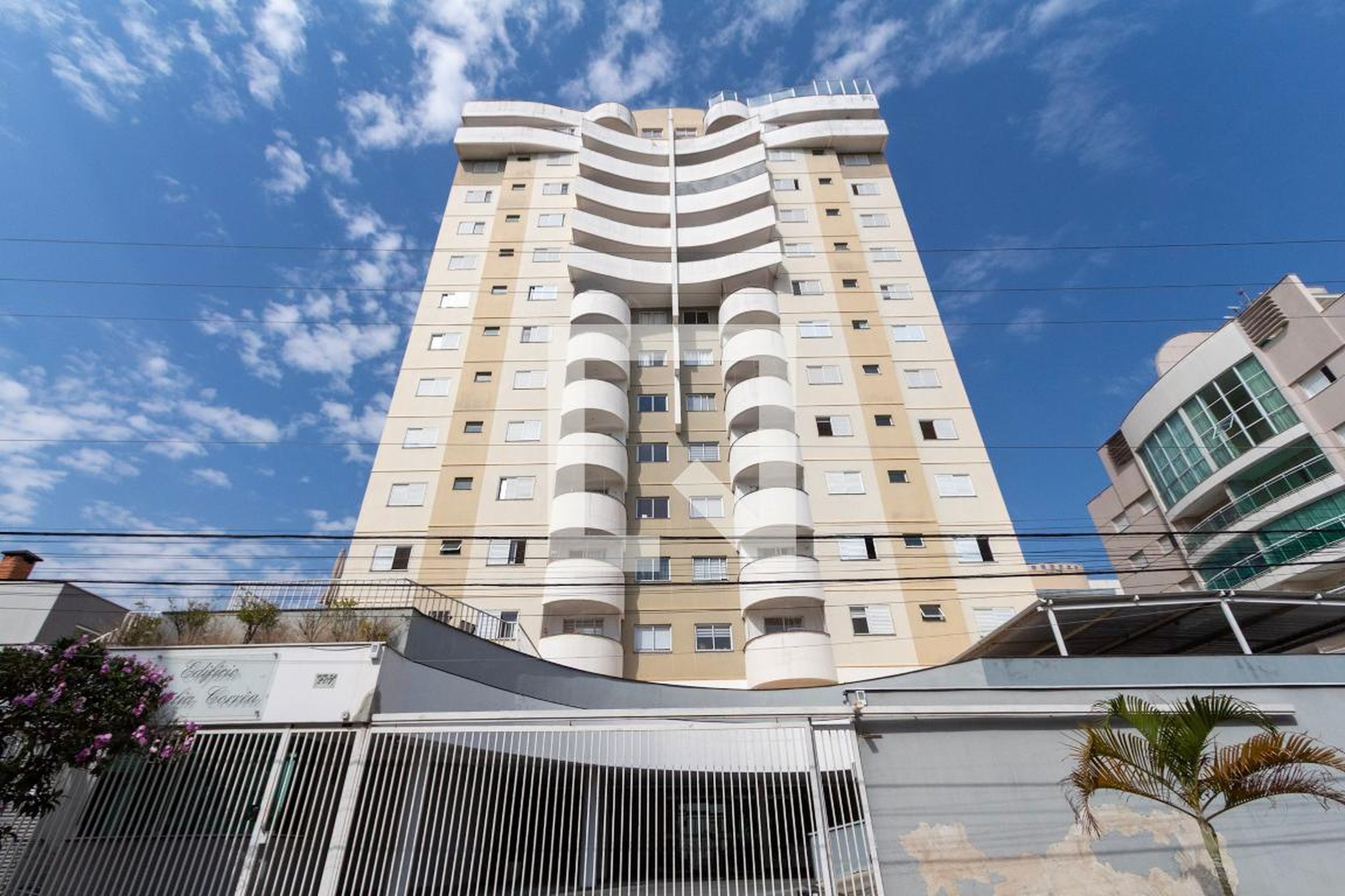 Fachada Condomínio Emilia Correia