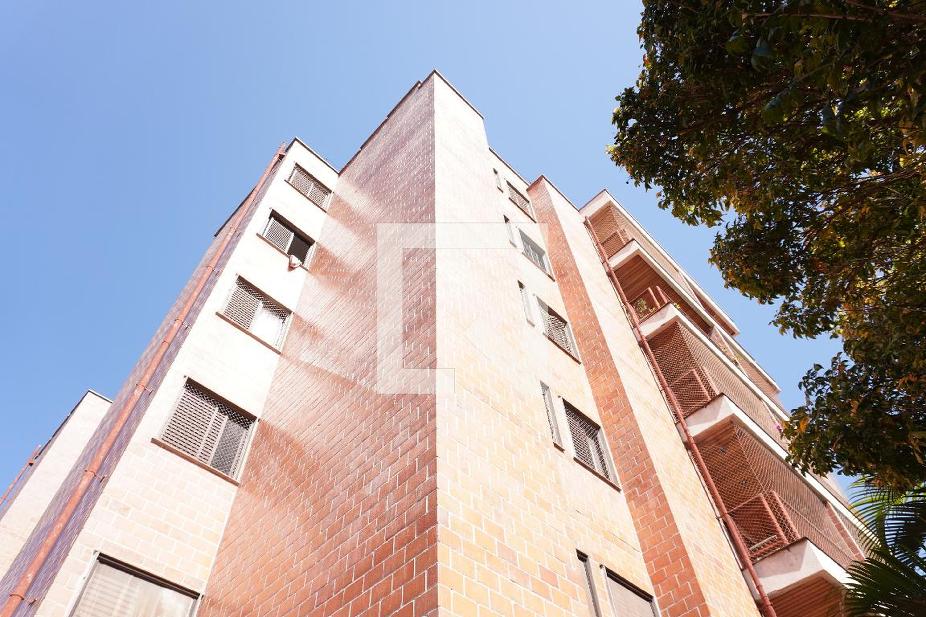 Fachada do Prédio Condomínio em Rua Sebastião Ferraz Caldas, 125