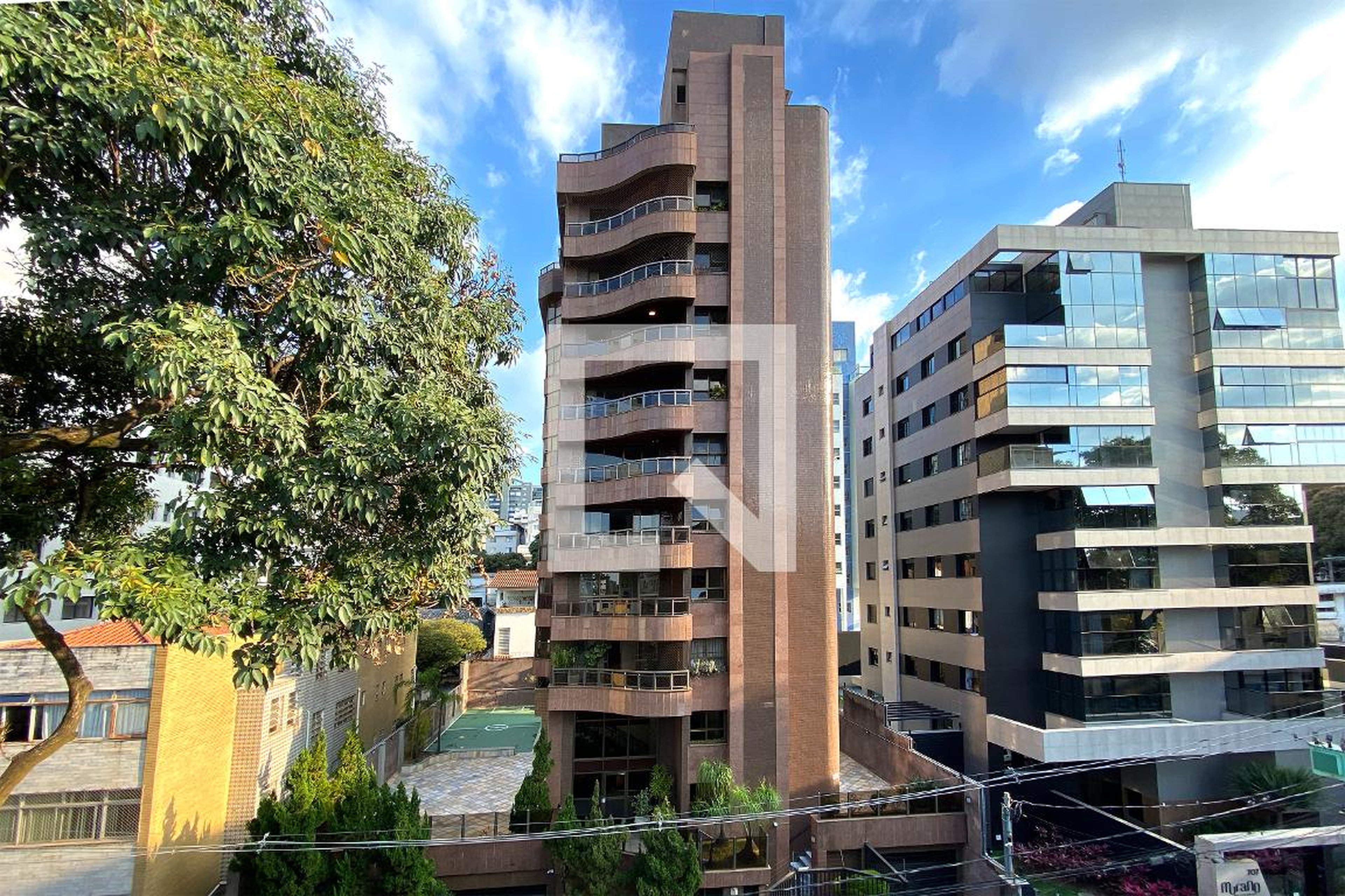 Fachada Condomínio em Rua São Domingos do Prata, 683
