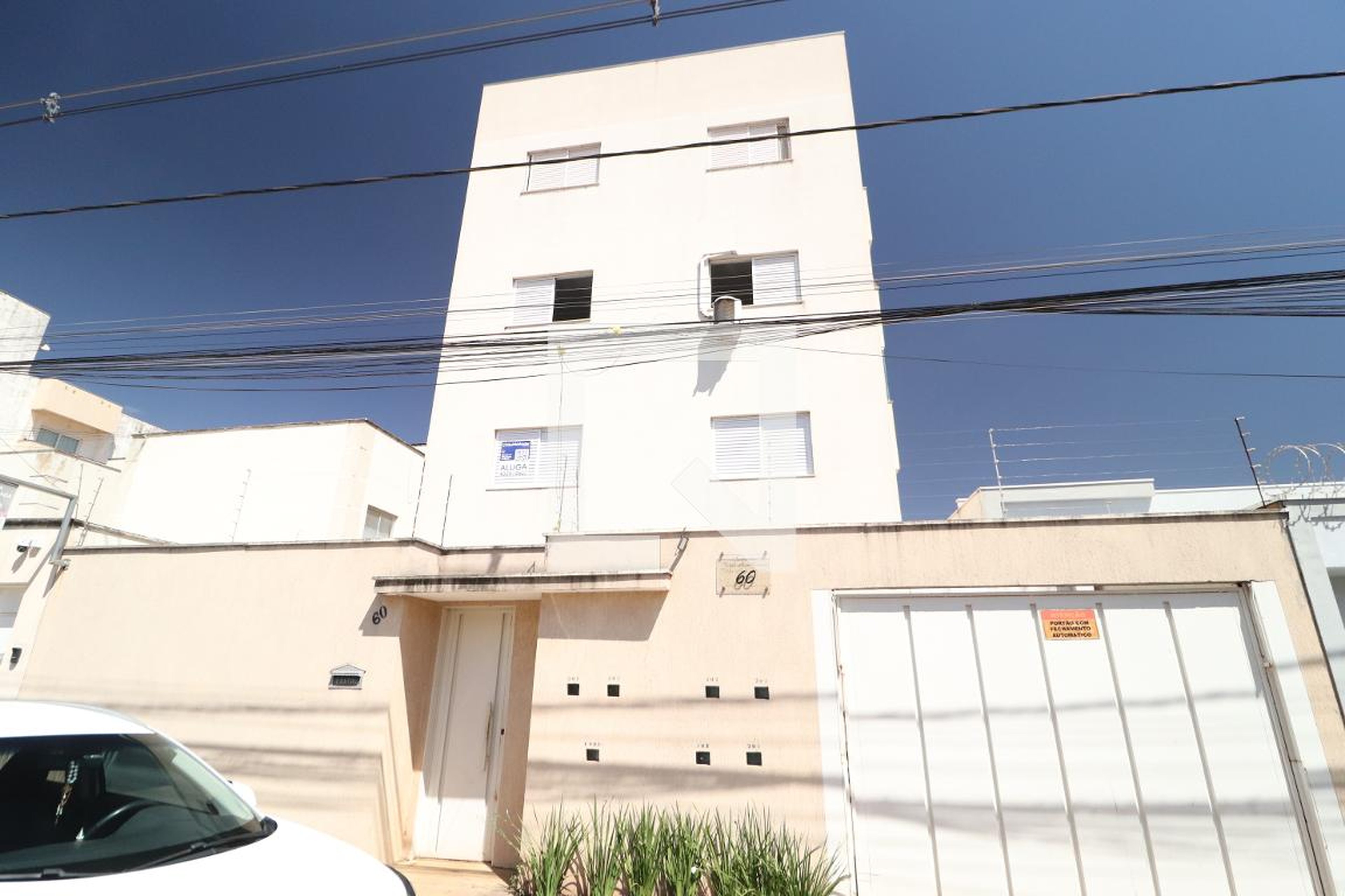 Fachada Condomínio em Rua Hematita, 60