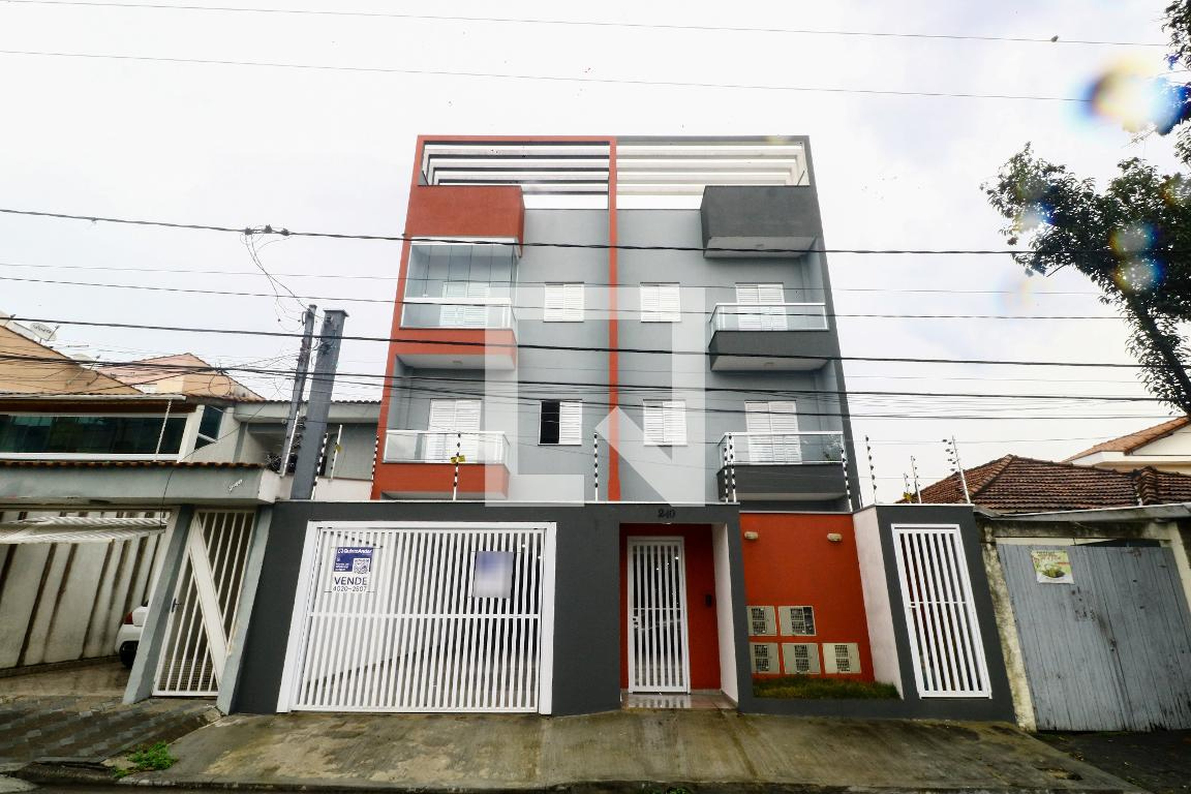 Fachada Condomínio em Rua Sebastião Pedroso, 240