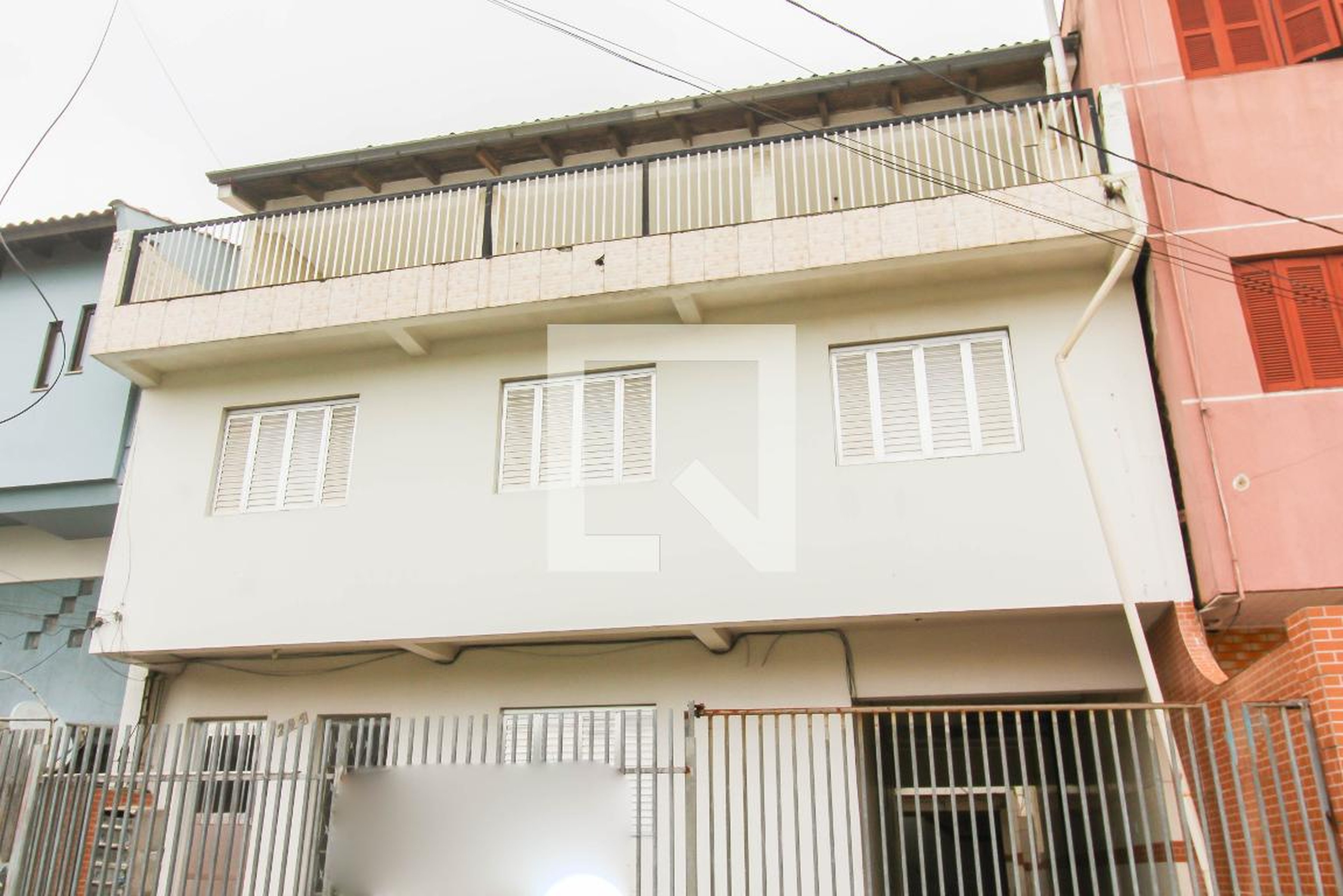 Fachada Condomínio em Rua Alvorada, 294