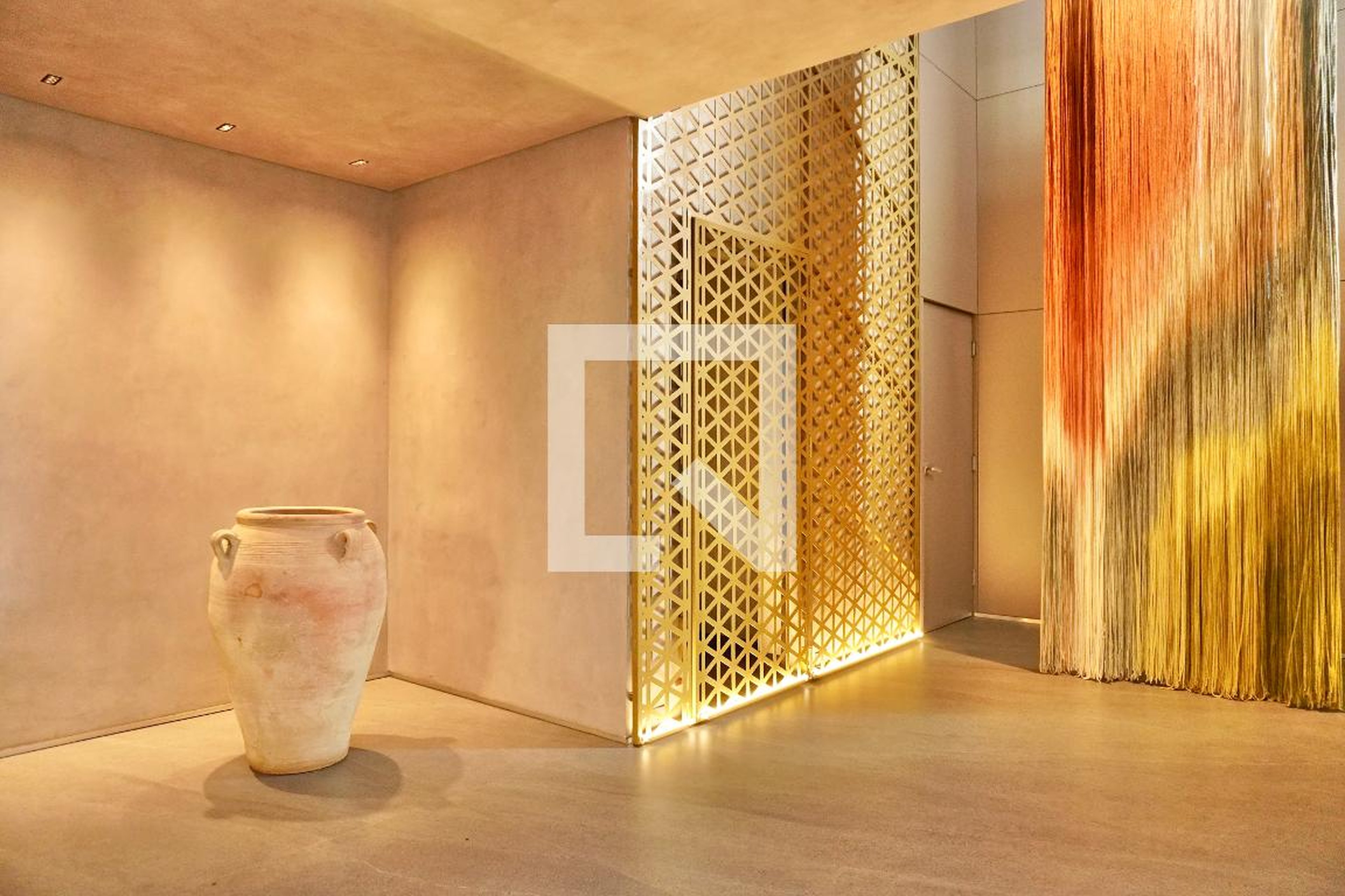 Hall de entrada Condomínio em Rua Alfenas, 244