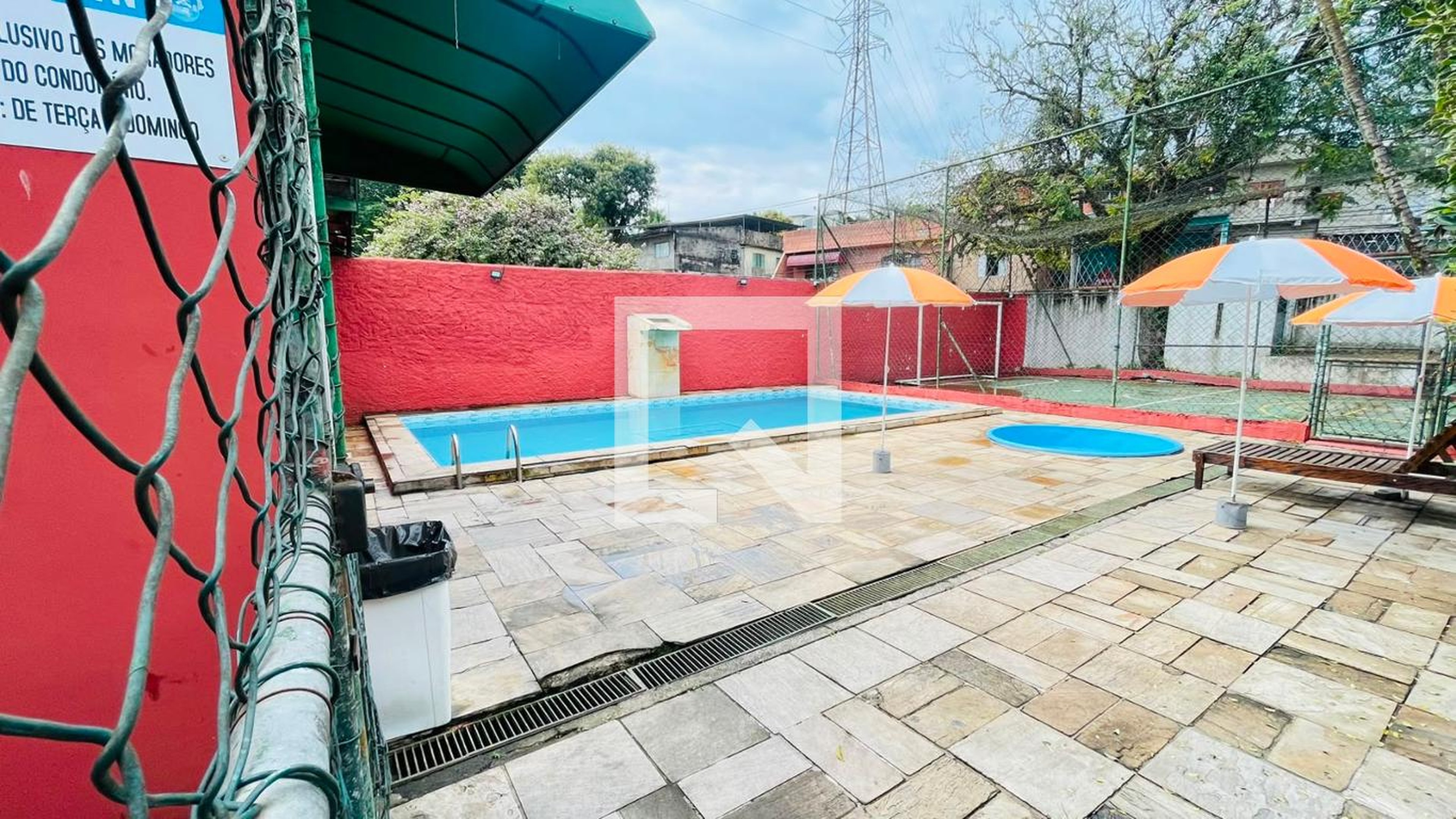 Piscina Condomínio moenda