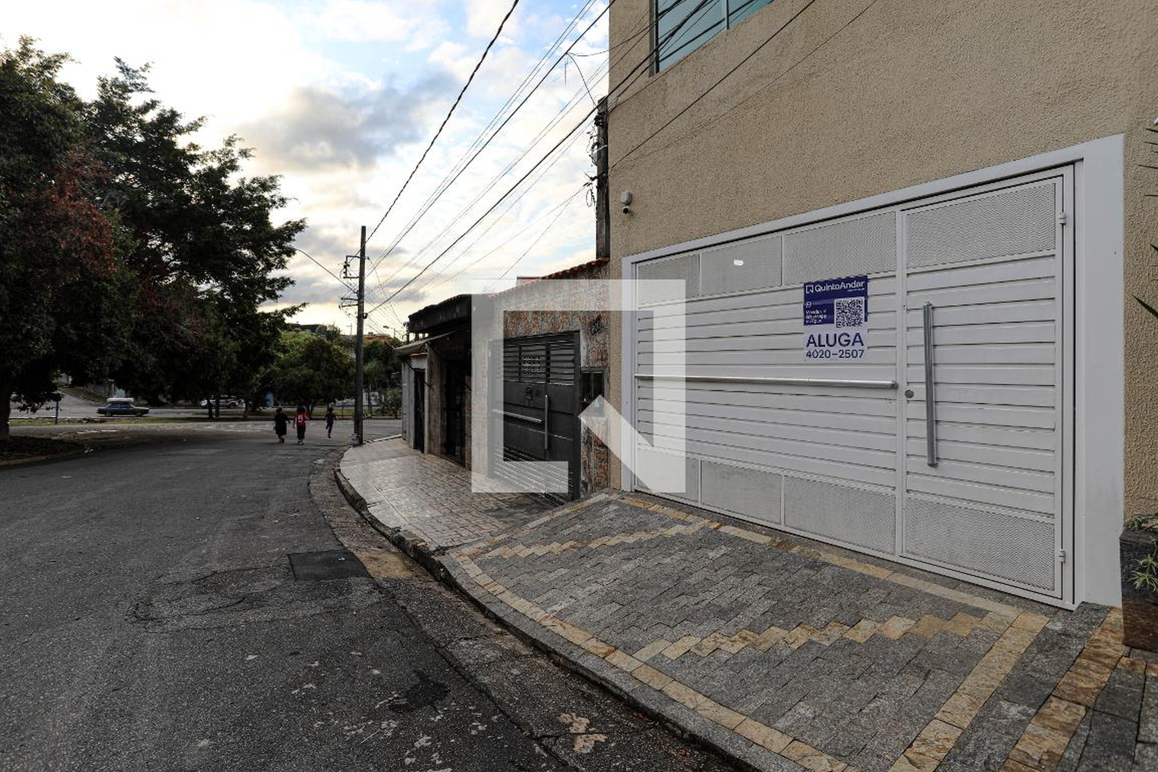 Fachada Condomínio em Rua Benedito Rodrigues Águiar, 196