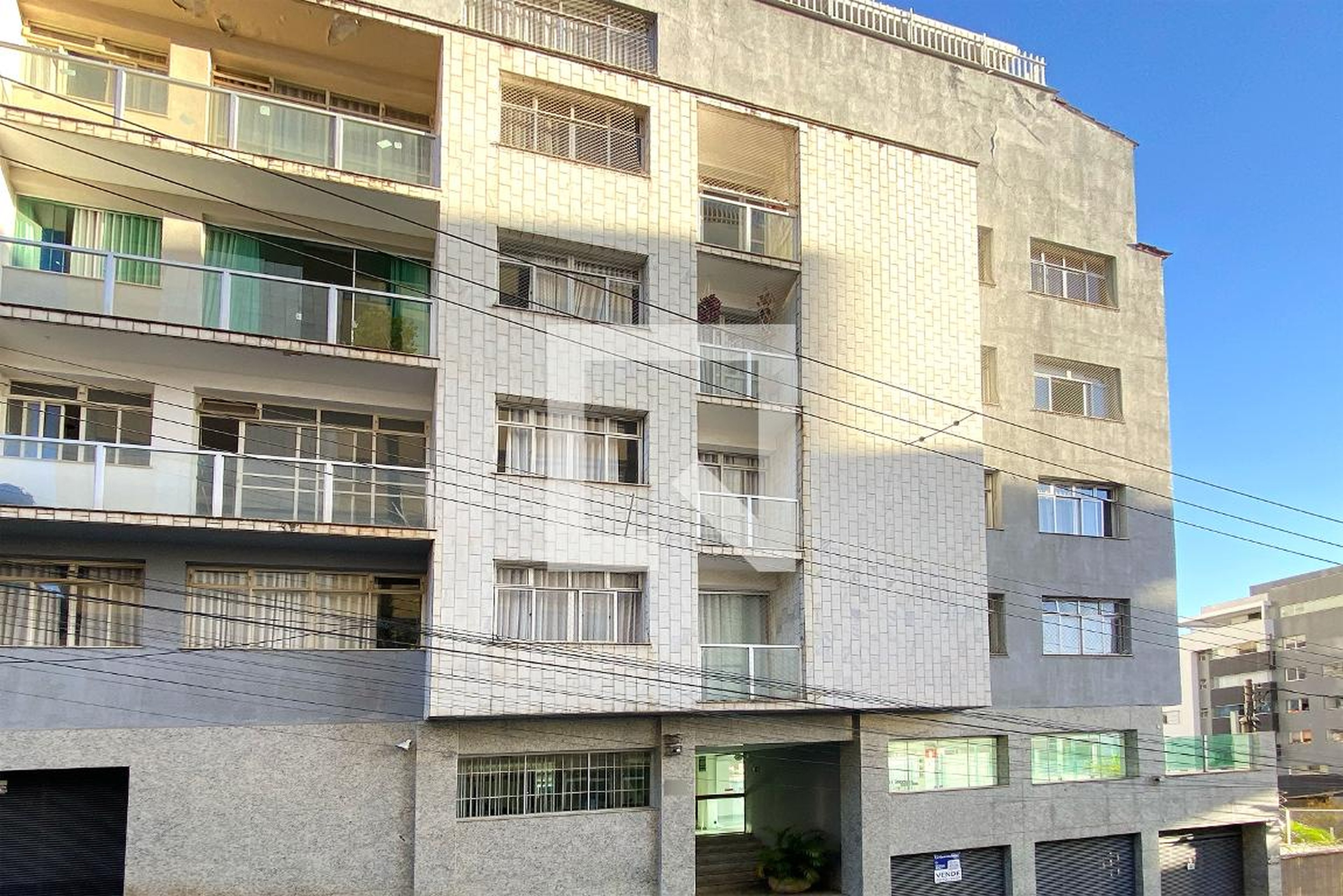 Fachada Condomínio em Rua Professor Aníbal de Matos, 320