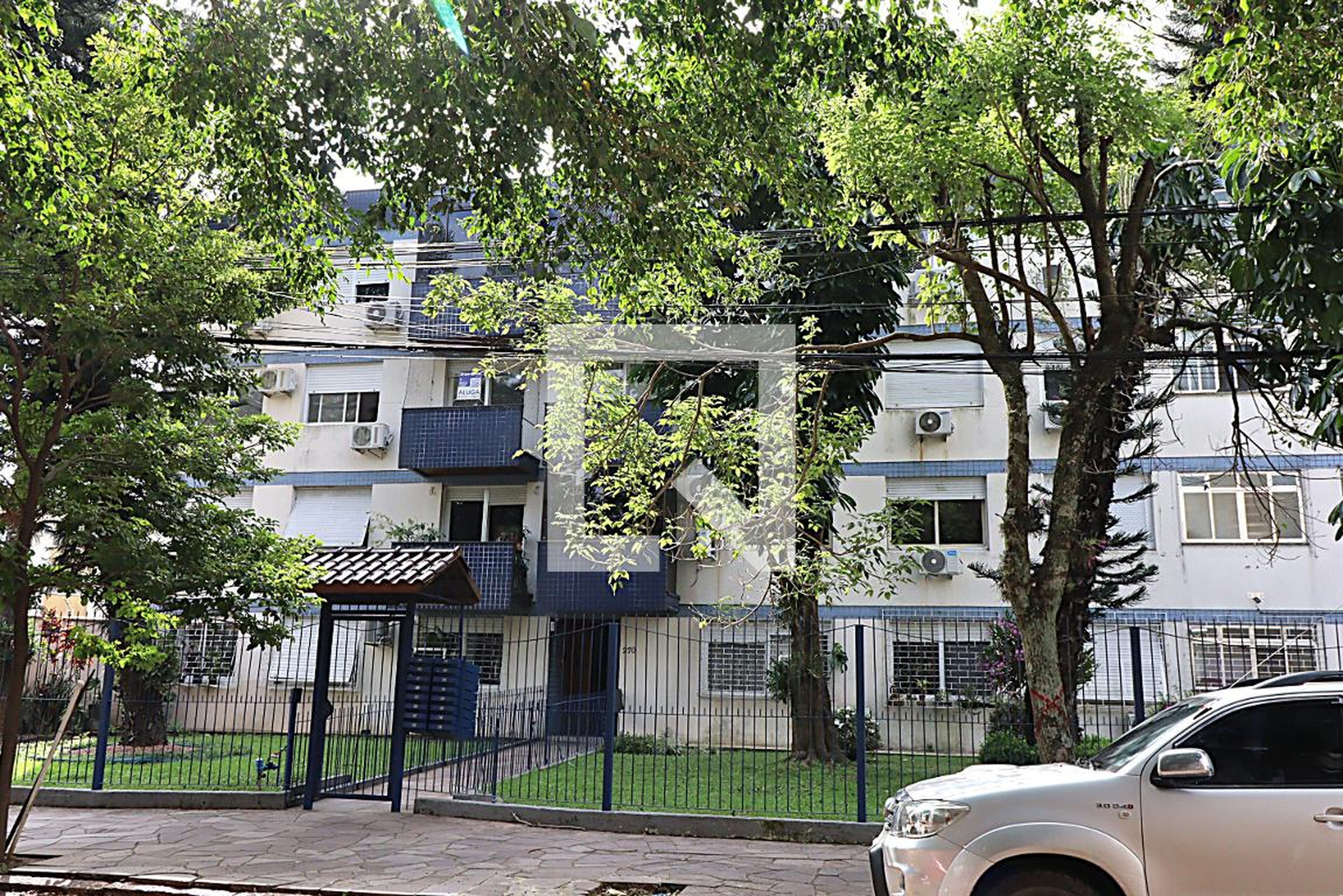 Fachada do Prédio Condomínio em Rua Cipó, 270