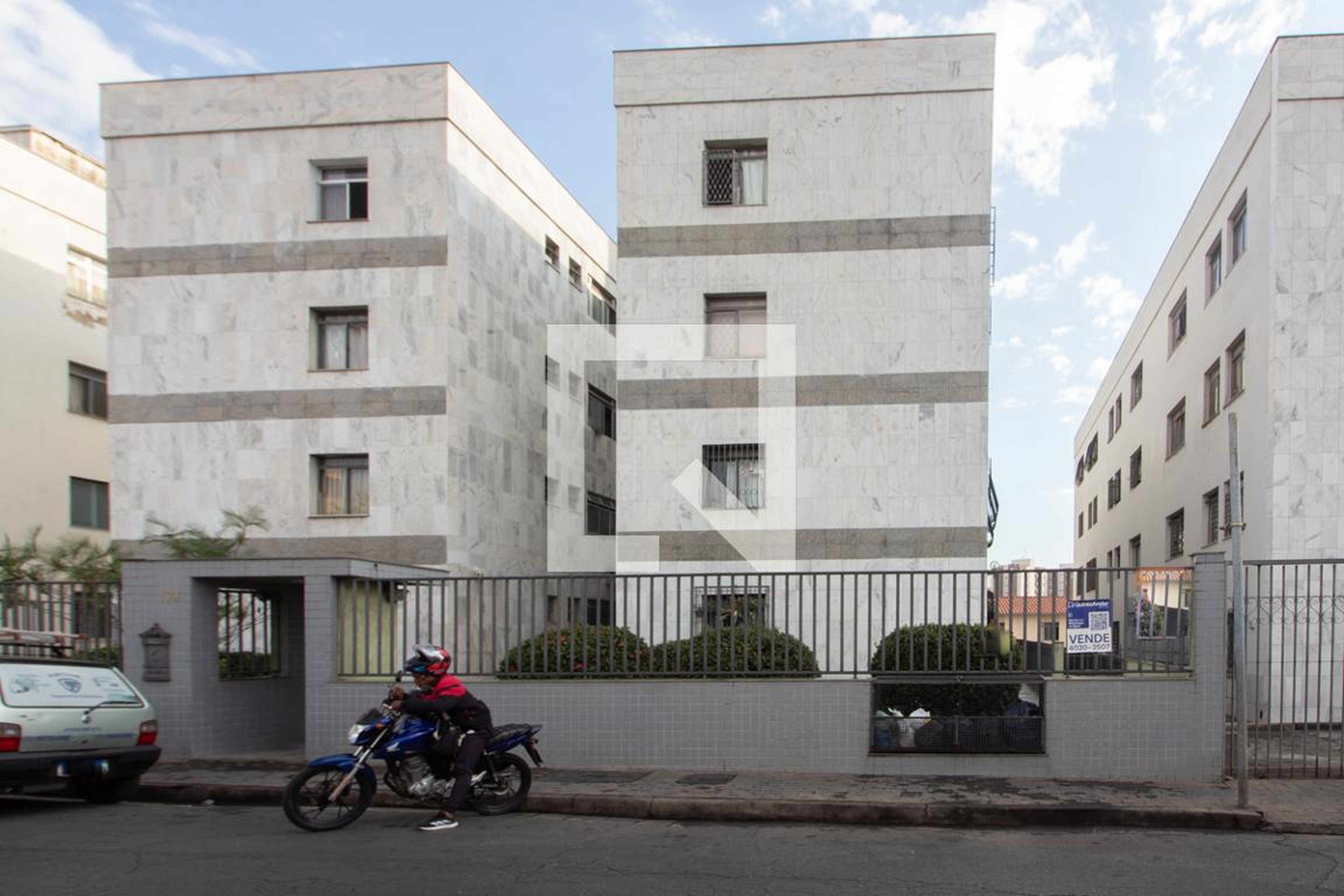 Fachada Condomínio em Rua Engenheiro Antônio Guerra, 174