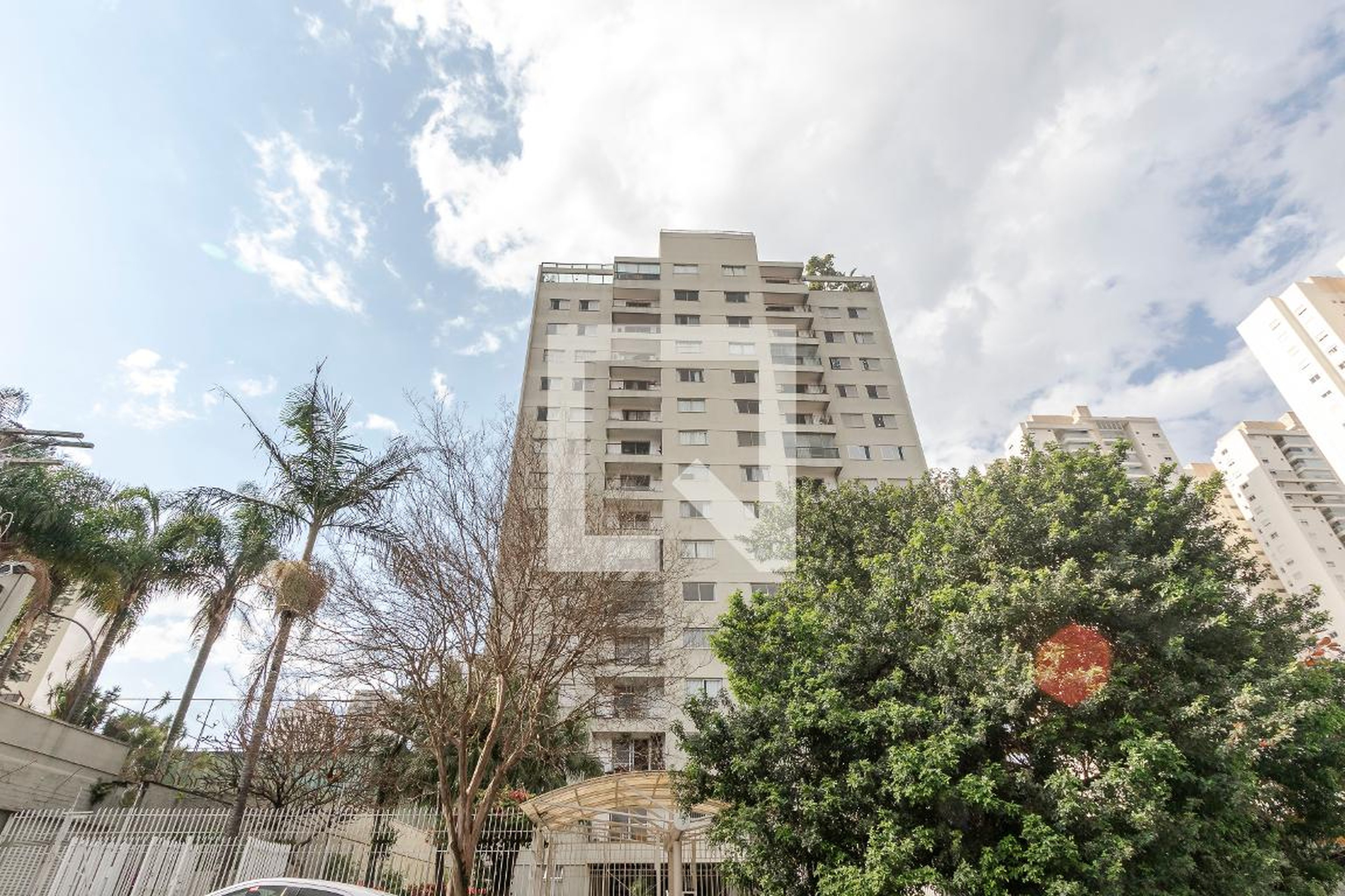 Fachada Condomínio em Rua Doutor Silvino Canuto Abreu, 154