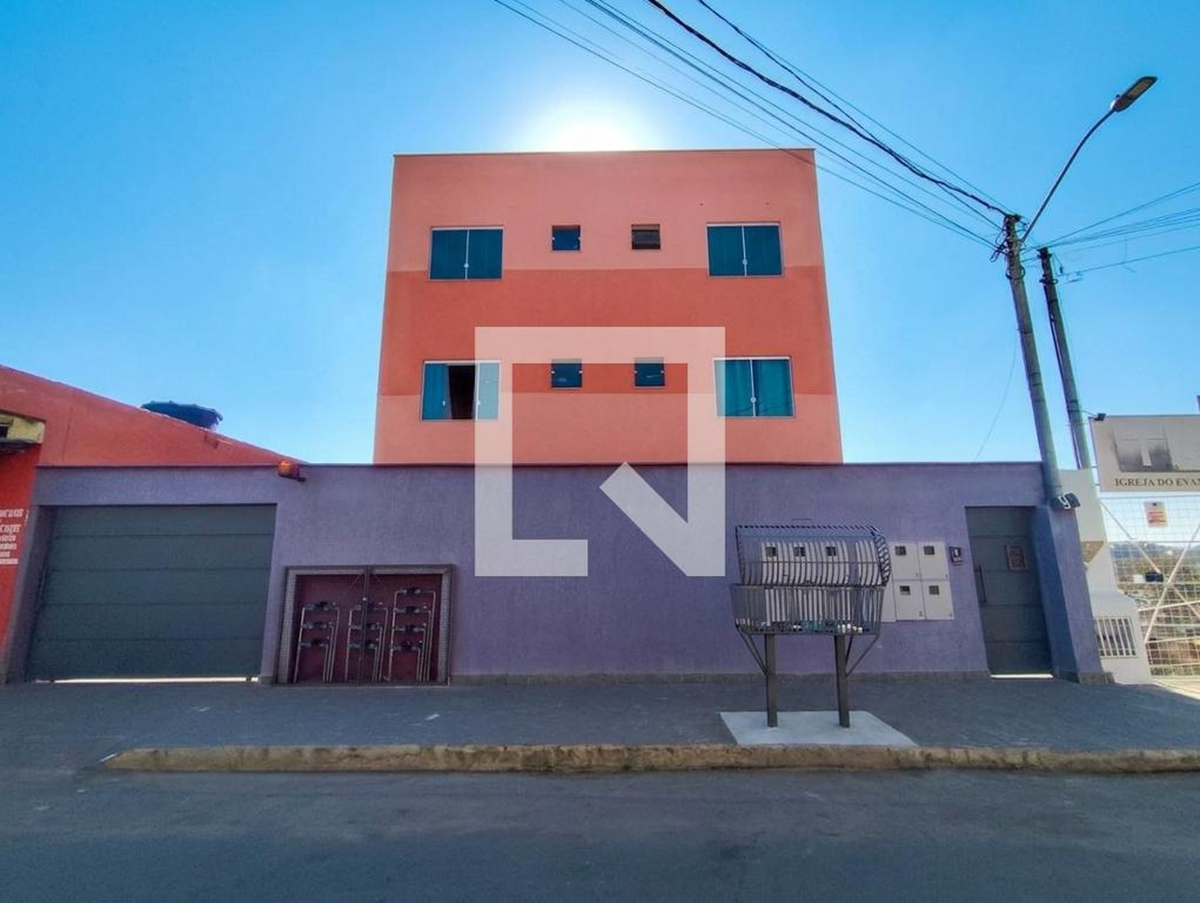 Fachada Condomínio em Avenida Deputado Dênio Moreira de Carvalho, 480