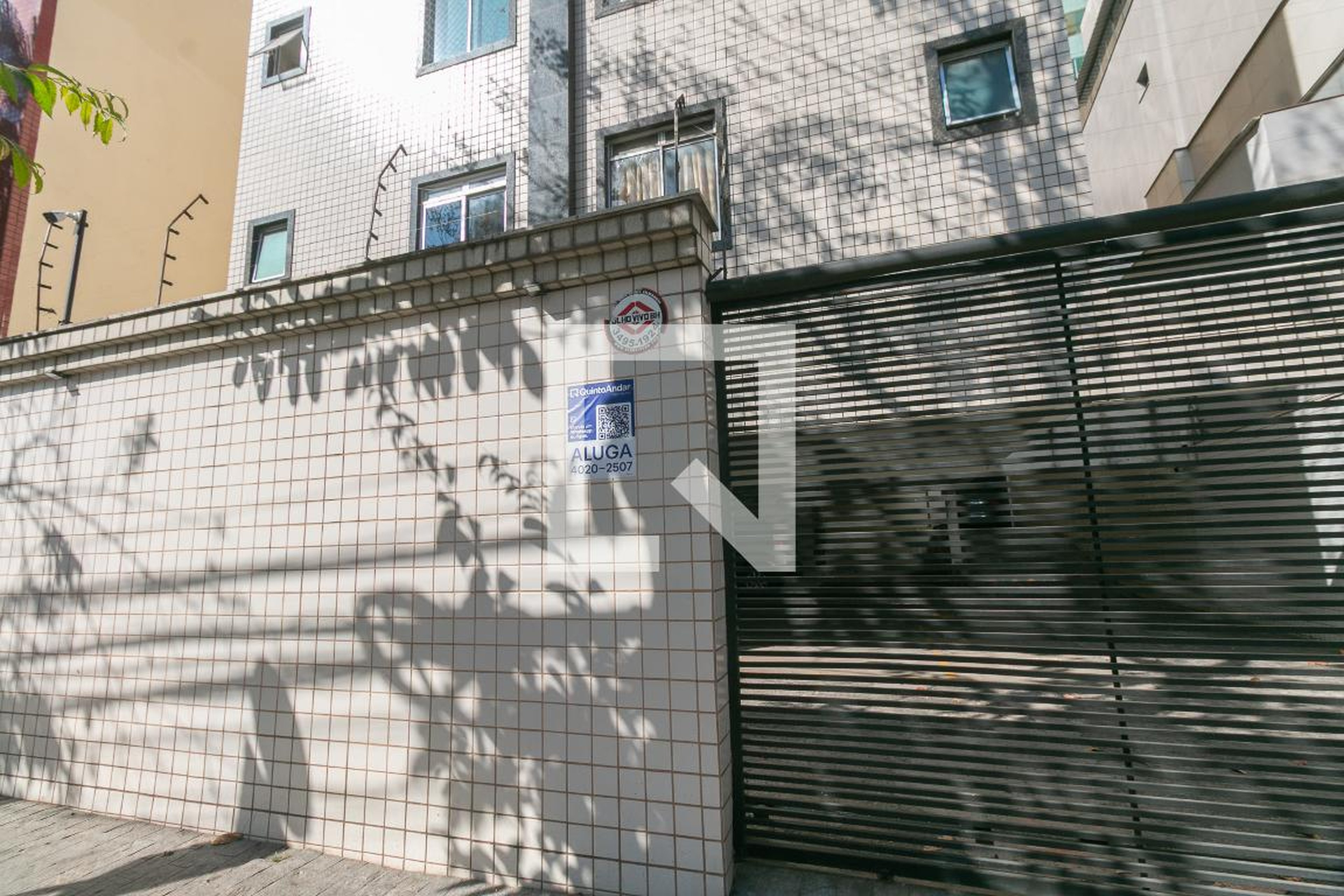 Fachada Condomínio em Rua Romualdo Lopes Cançado, 212