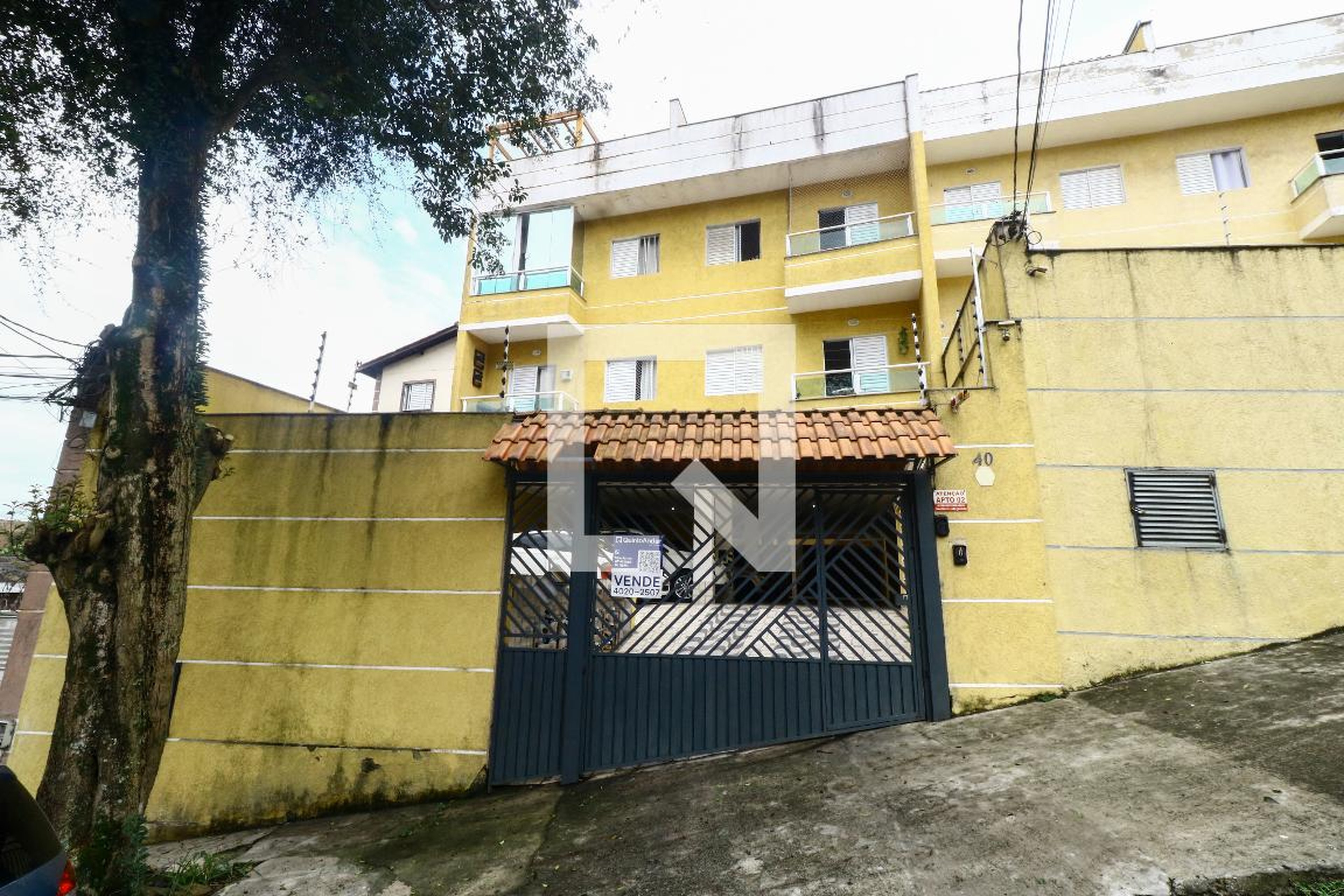 Fachada Condomínio em Rua Cedral, 40