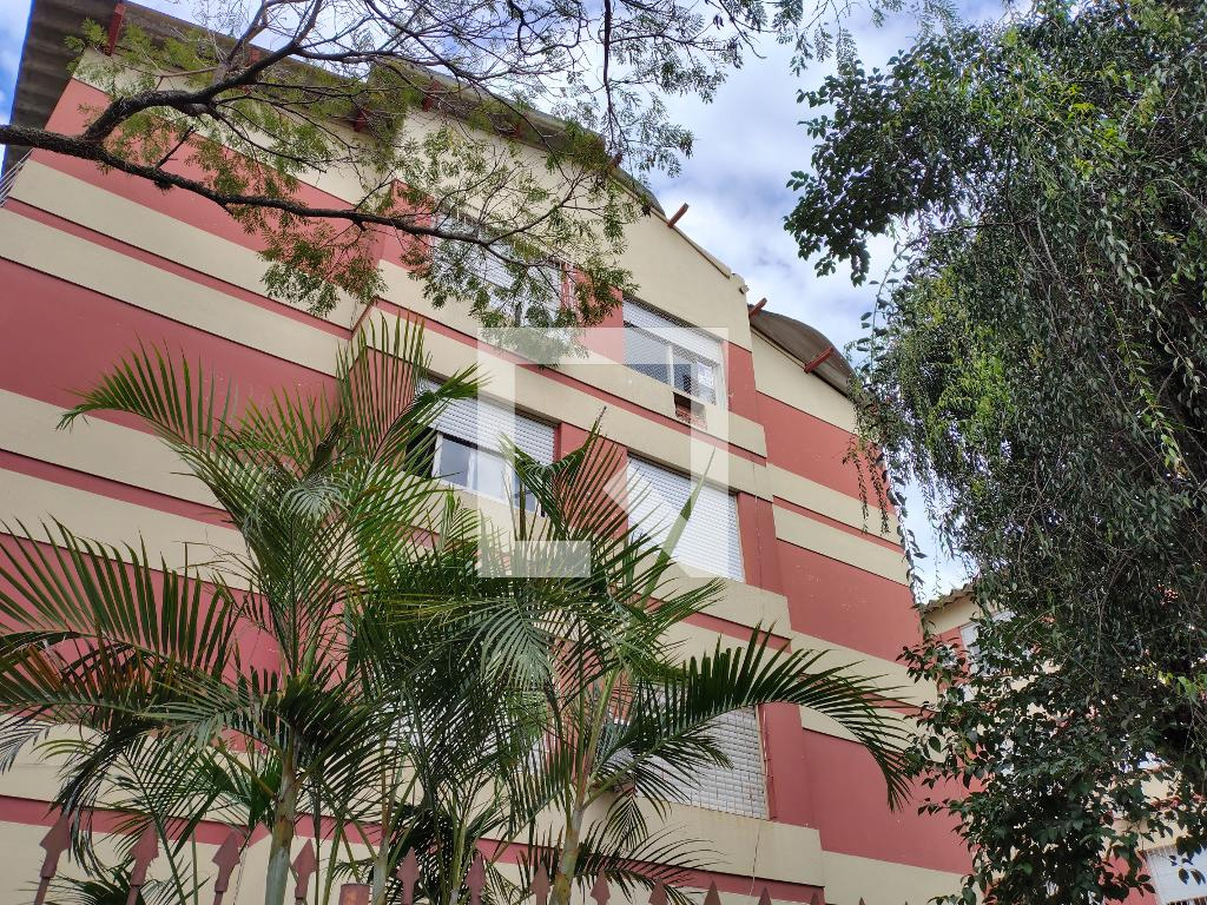 Fachada Condomínio em Rua Carlos Estevão, 590