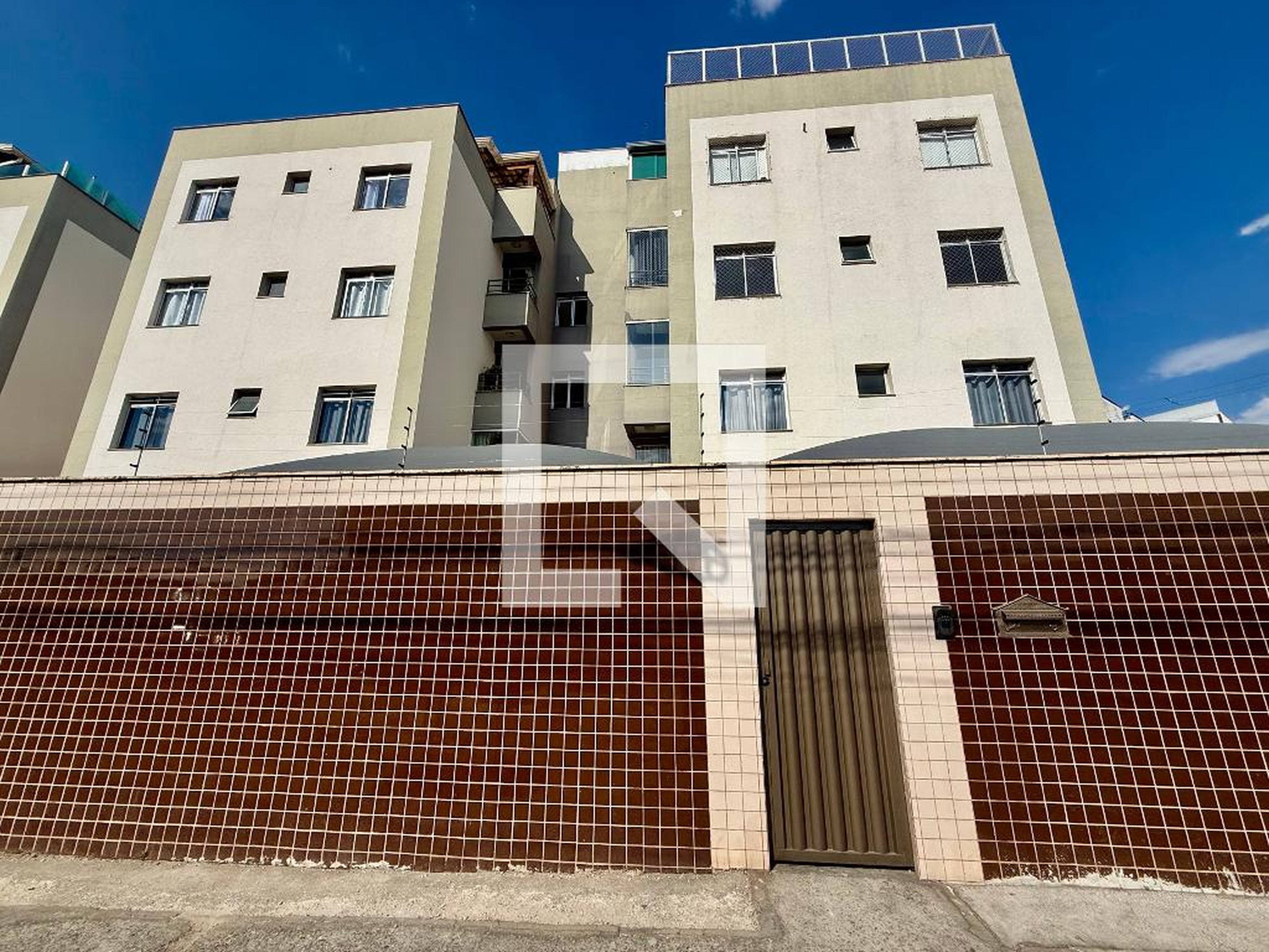 Fachada Edifício Residencial Parque Maia Turista II