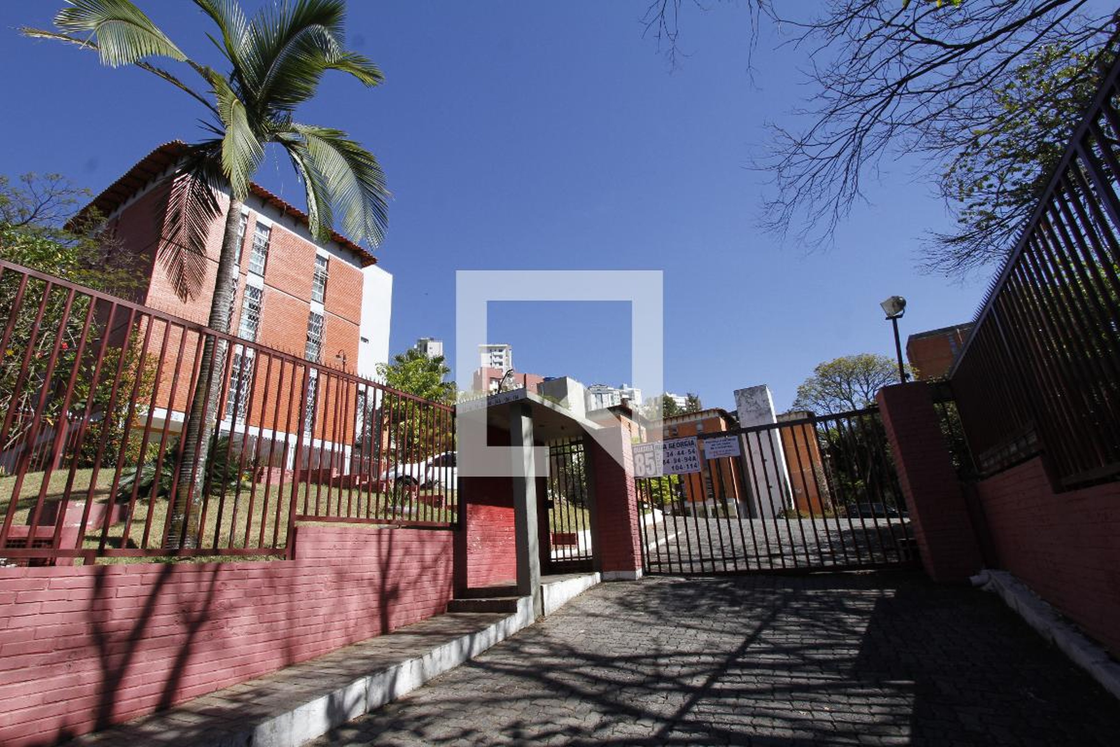 Fachada Condomínio em Rua Geórgia, 85