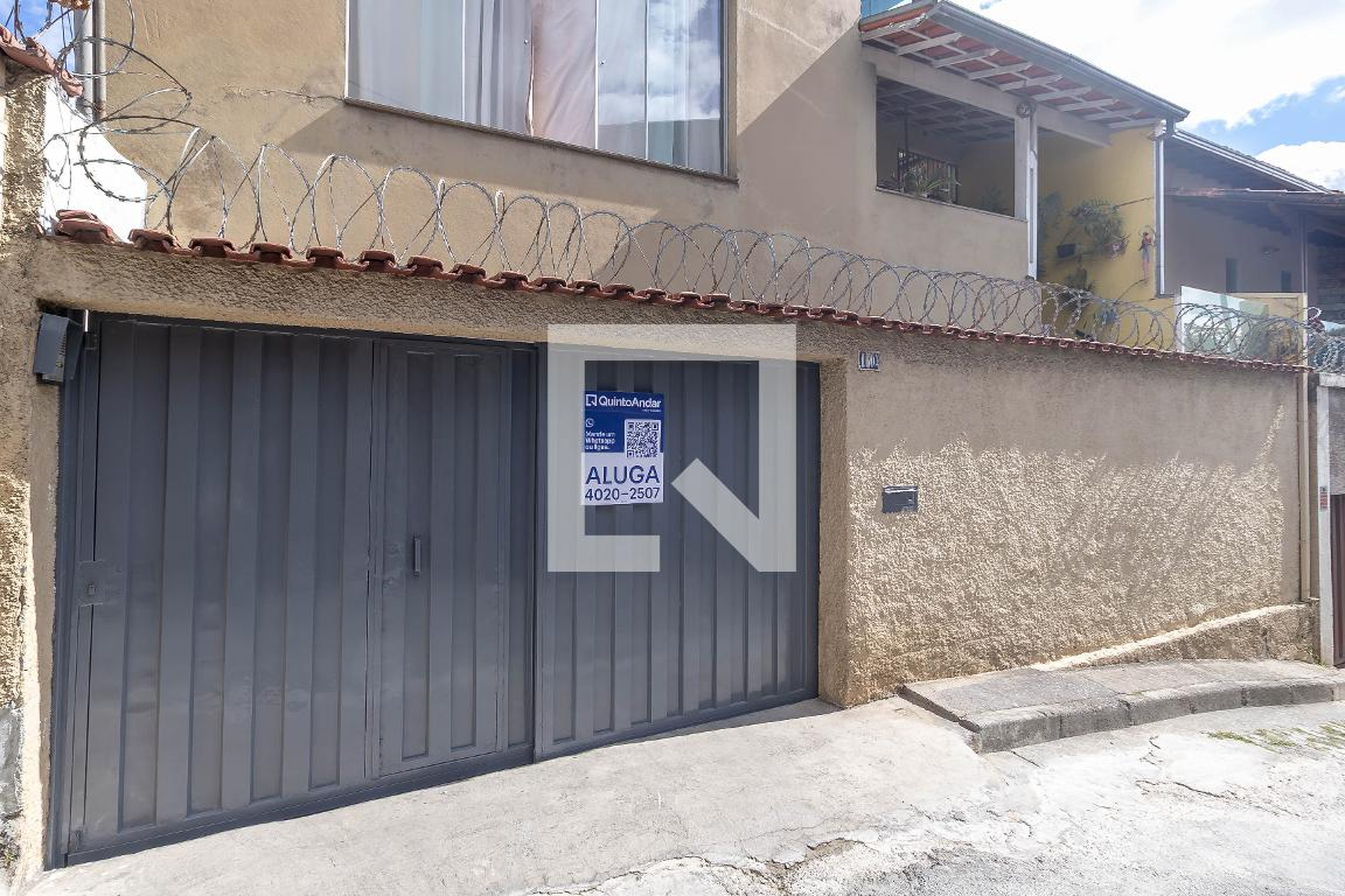 Fachada Condomínio em Rua Águiar, 160
