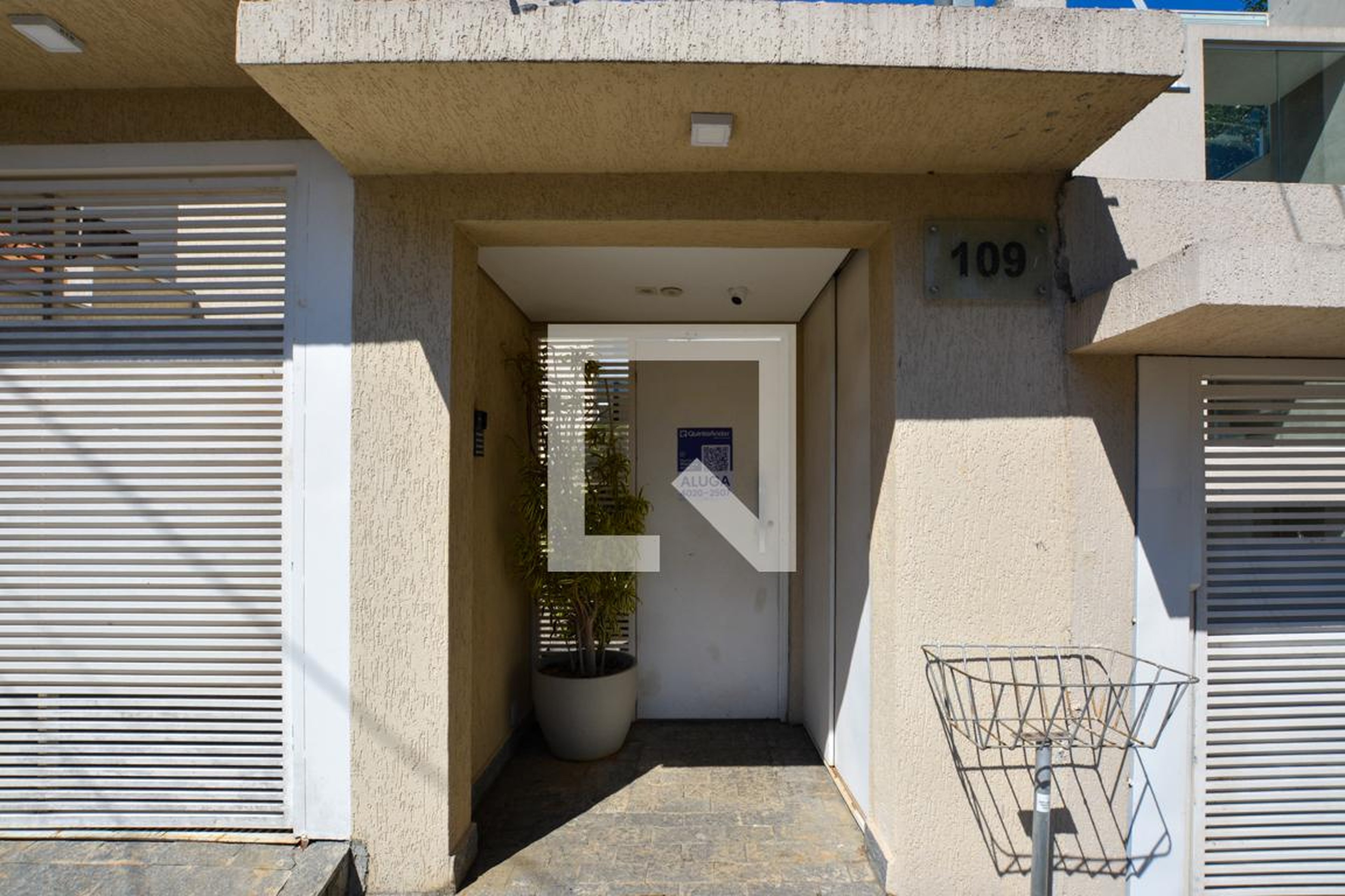 FACHADA Condomínio em Rua Luís Ferreira de Barros, 109