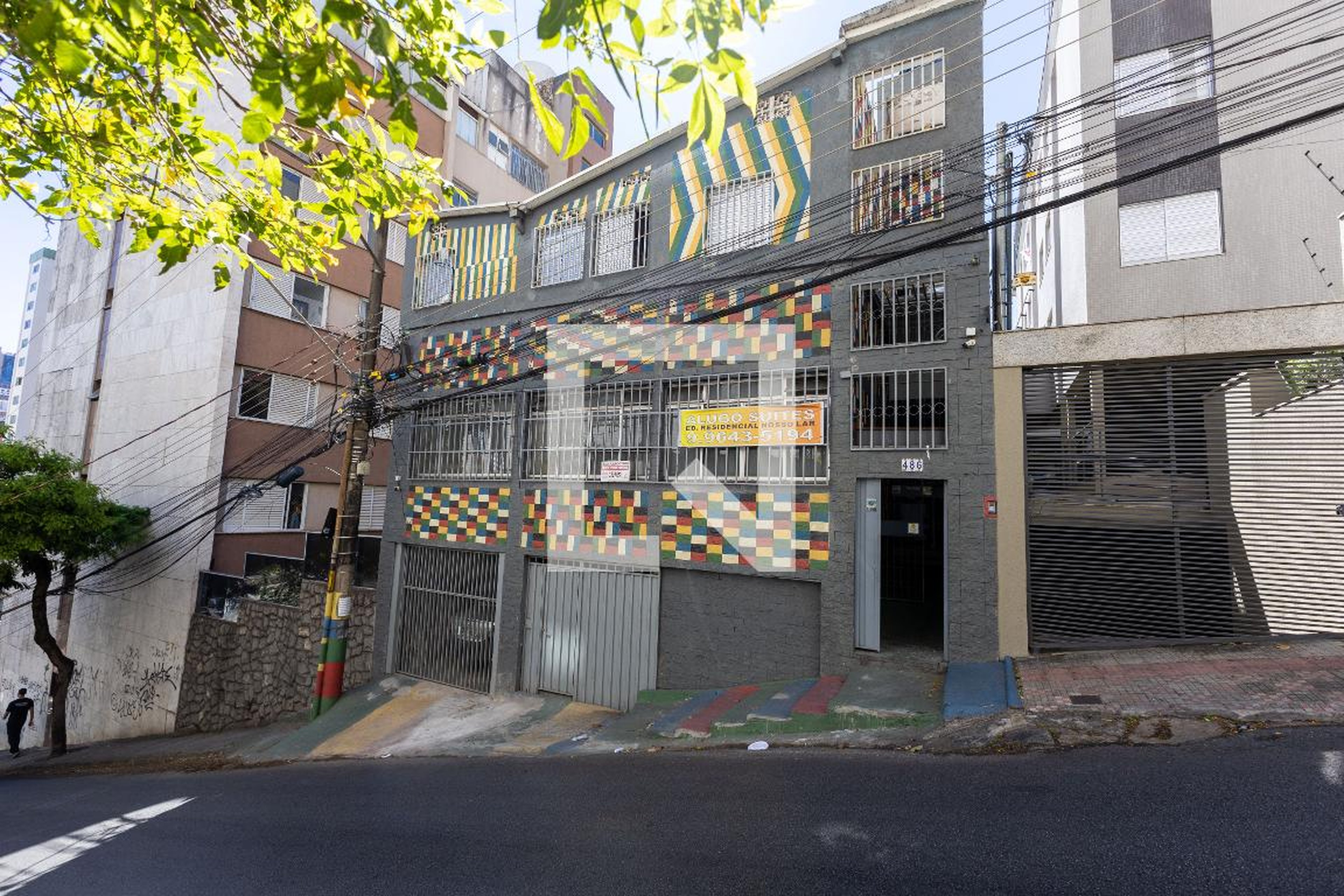 Fachada Condomínio em Rua Mangabeira, 486