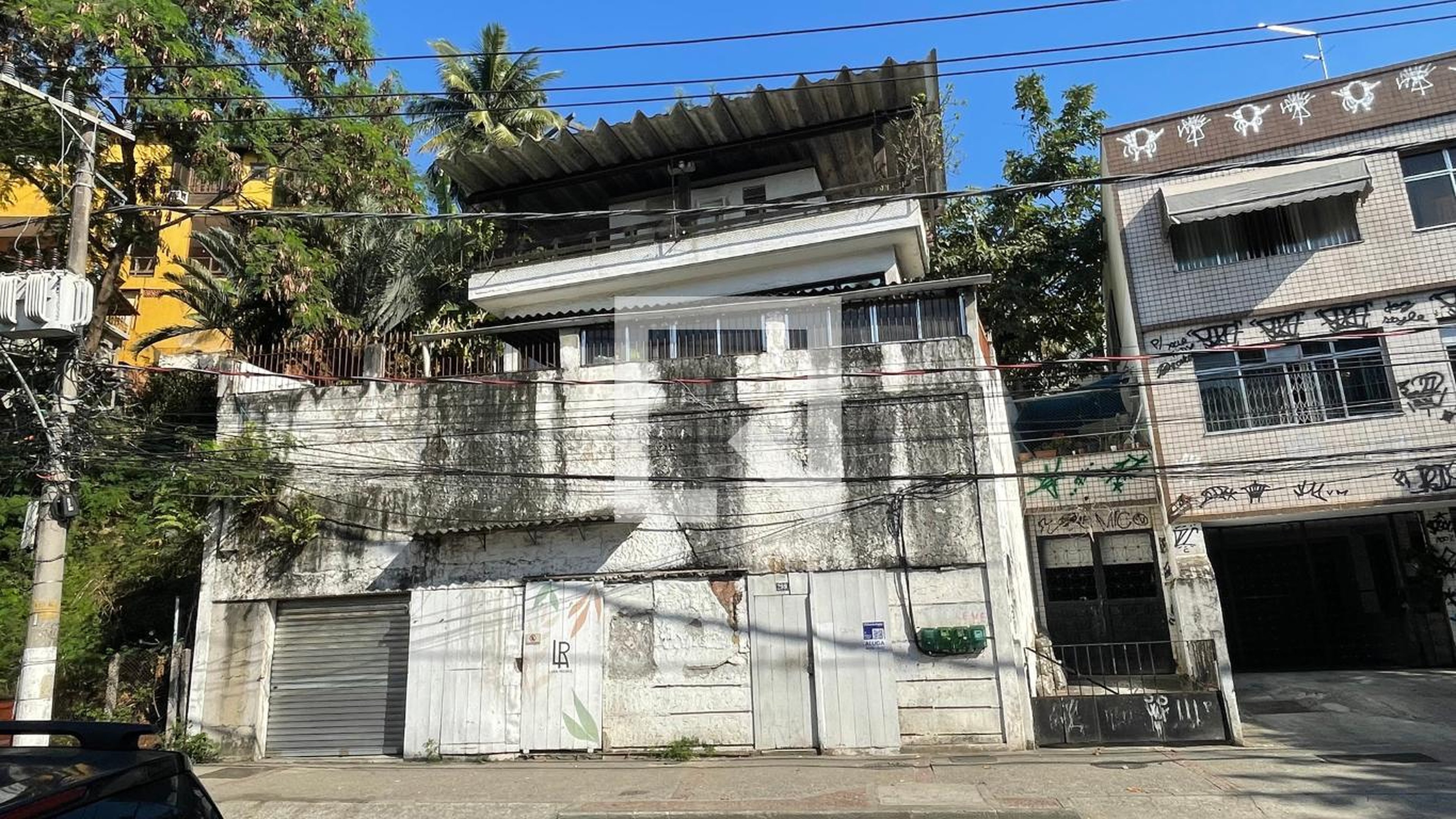 Fachada Condomínio em Rua Tenente Cleto Campelo, 299