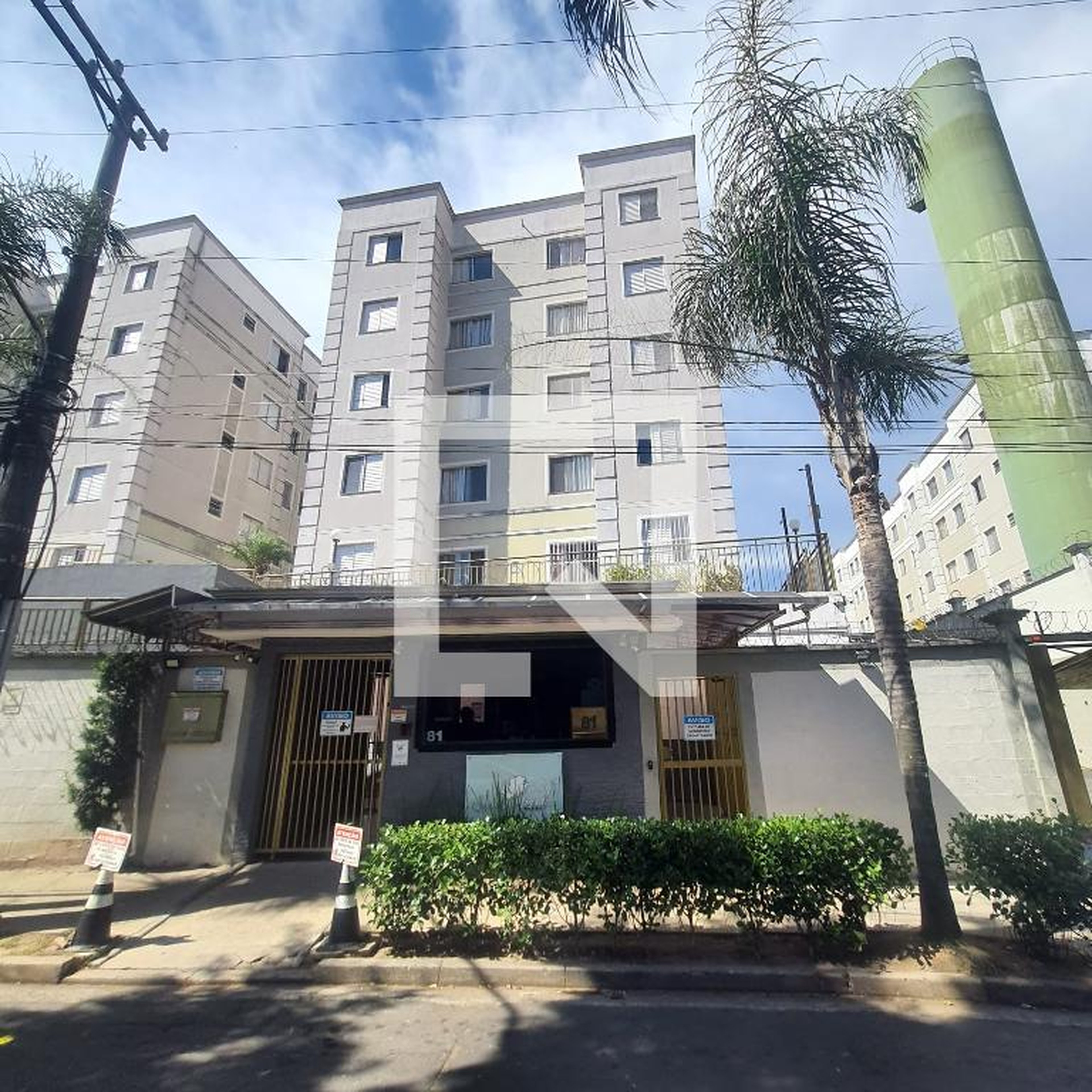 Fachada Condomínio em Rua Adelaide Braga Negrelli, 81