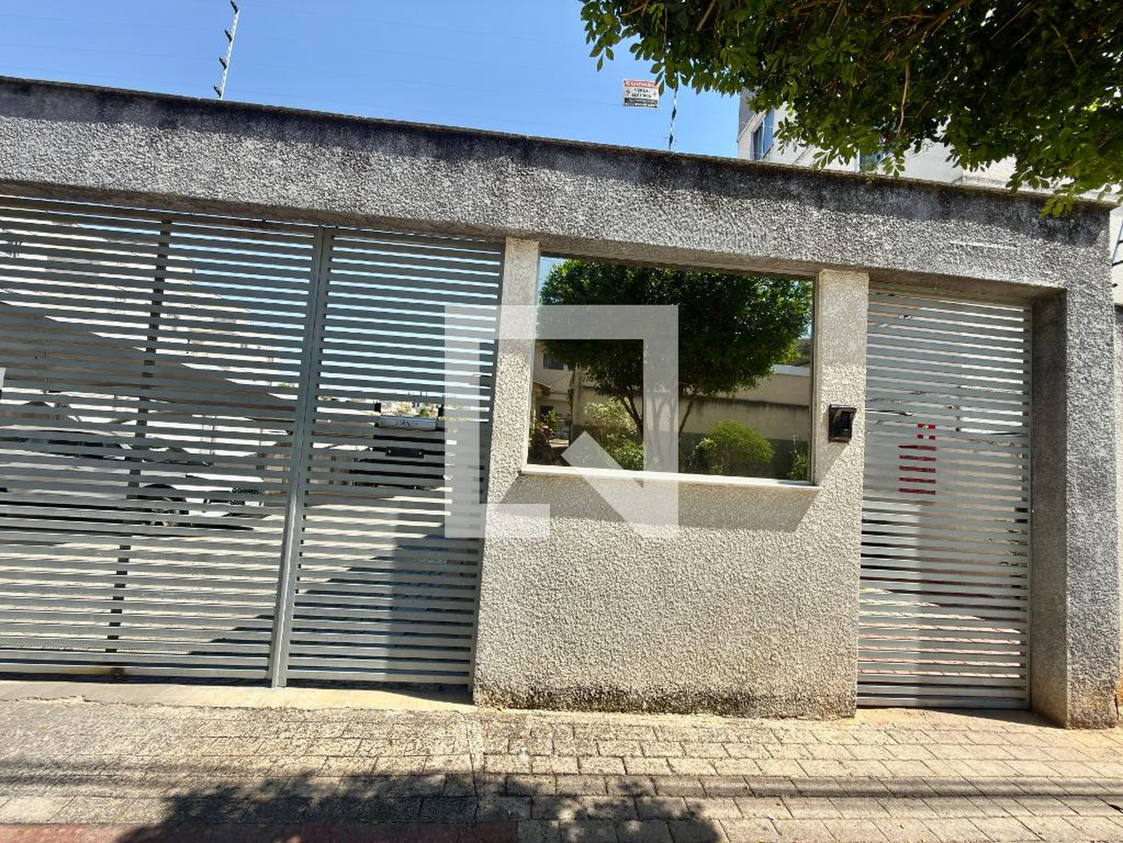 Fachada Condomínio em Rua Benedito José das Neves, 205
