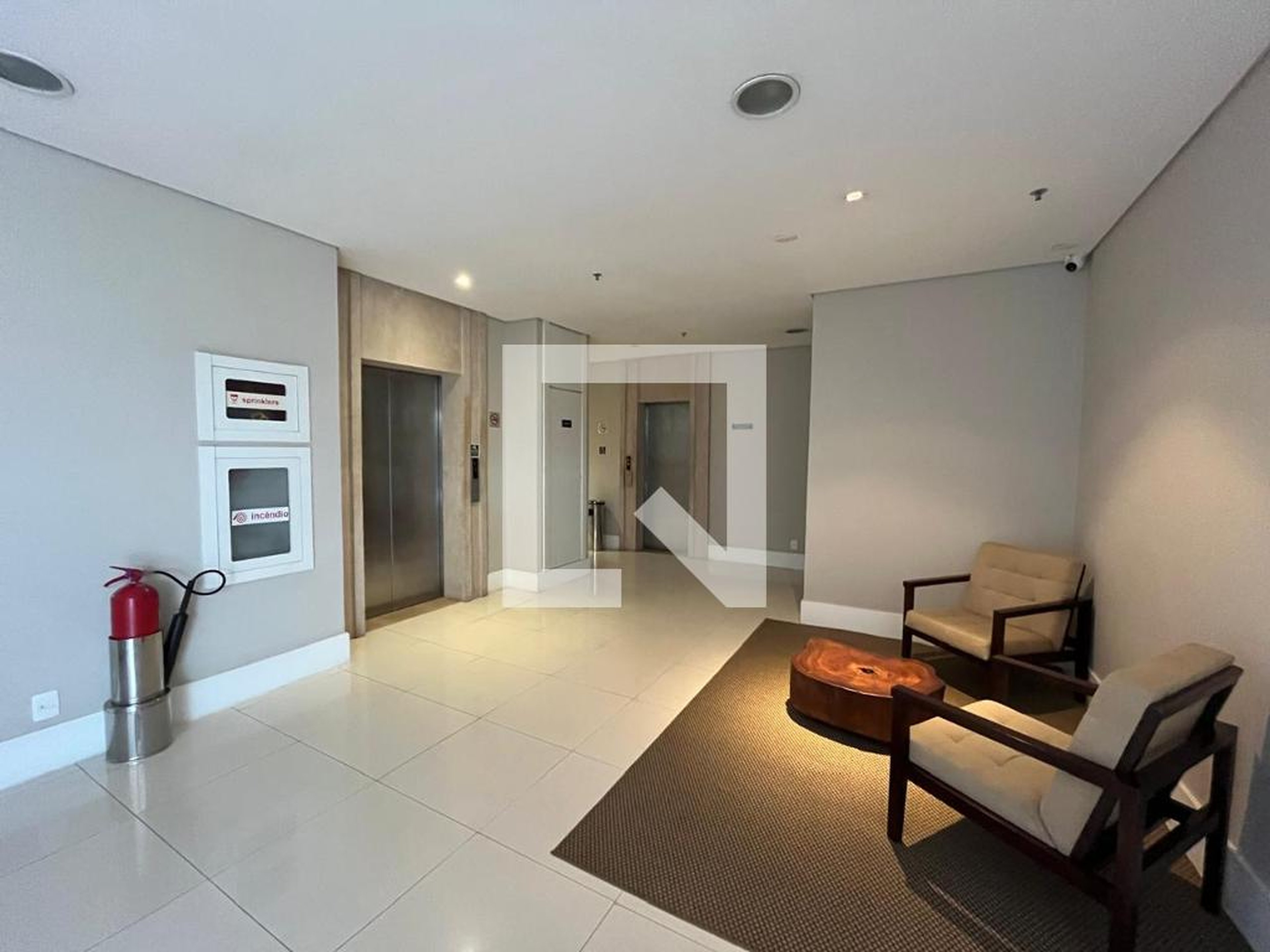 Hall - Viure