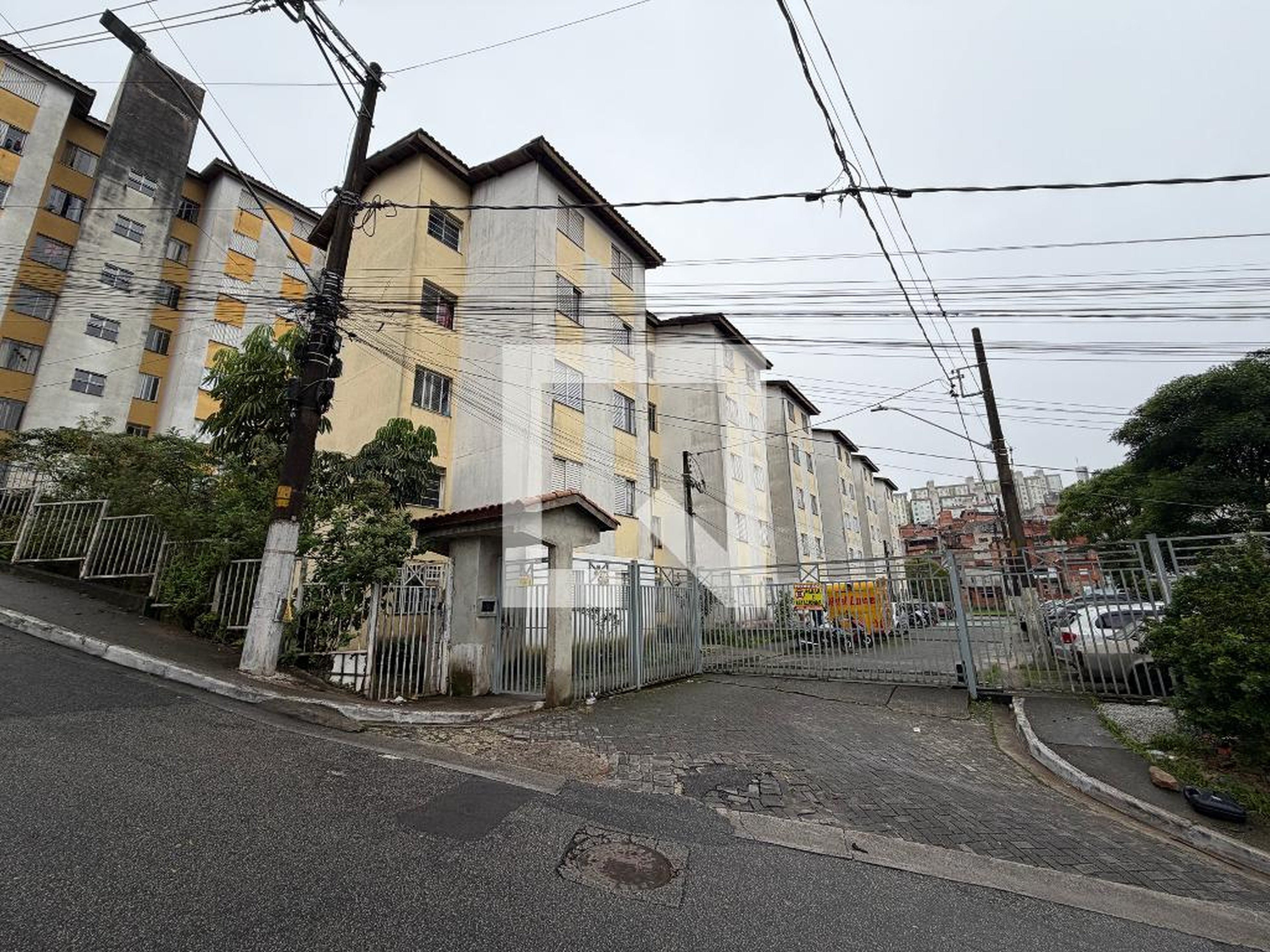 Fachada Condomínio em Rua Celso Zoratti, 273