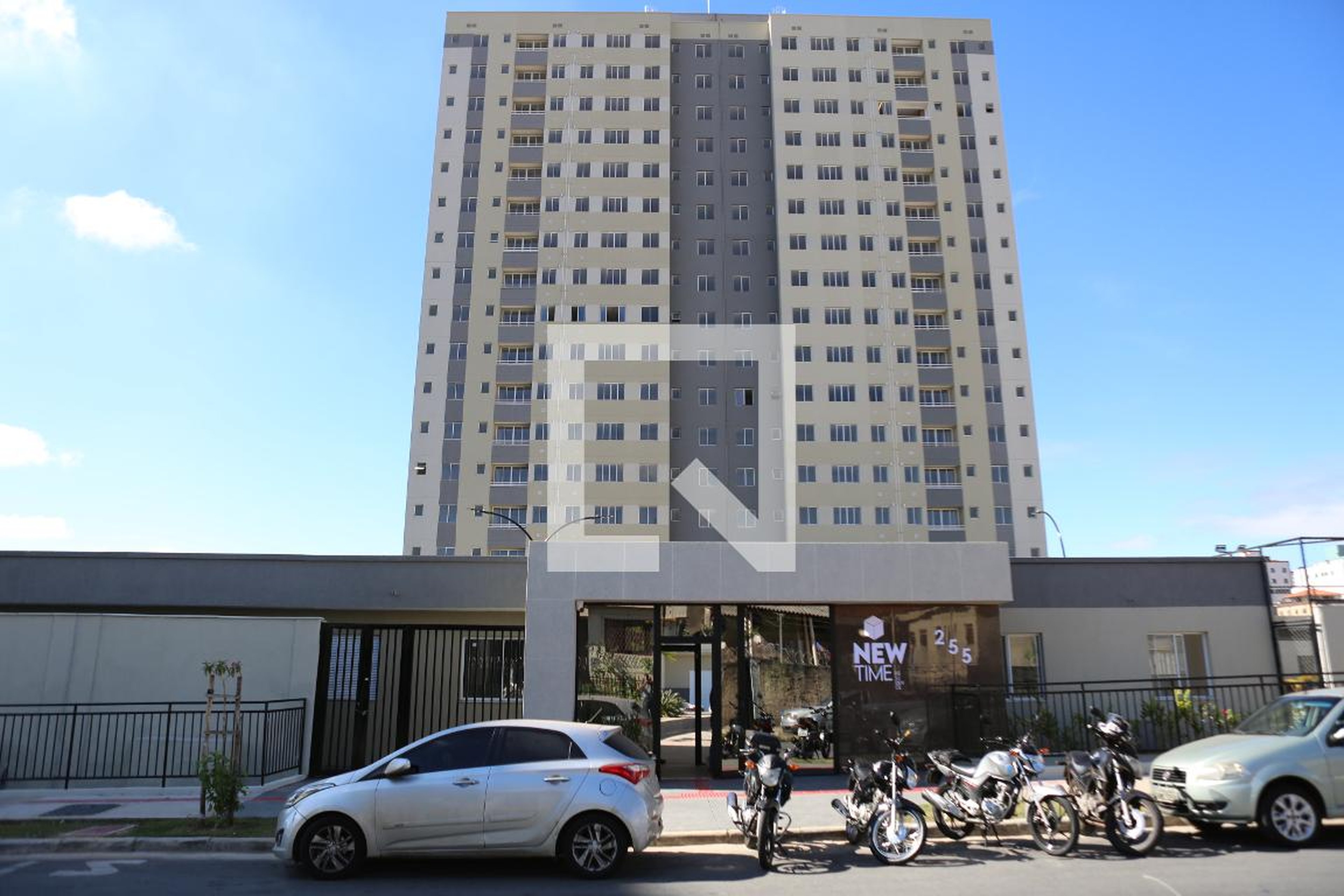 Fachada Condomínio New Time Residence