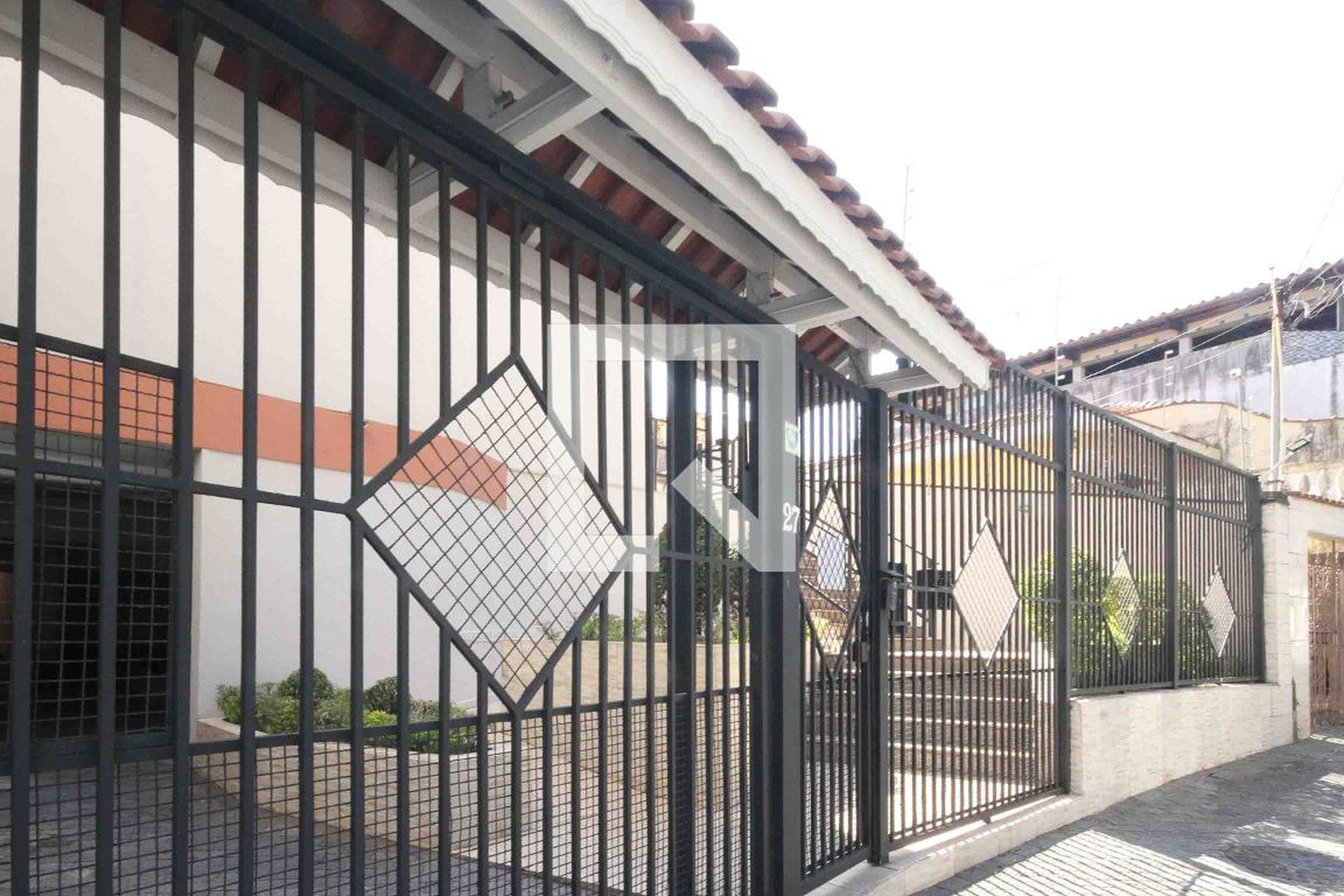 Fachada Condomínio em Rua Iru, 27
