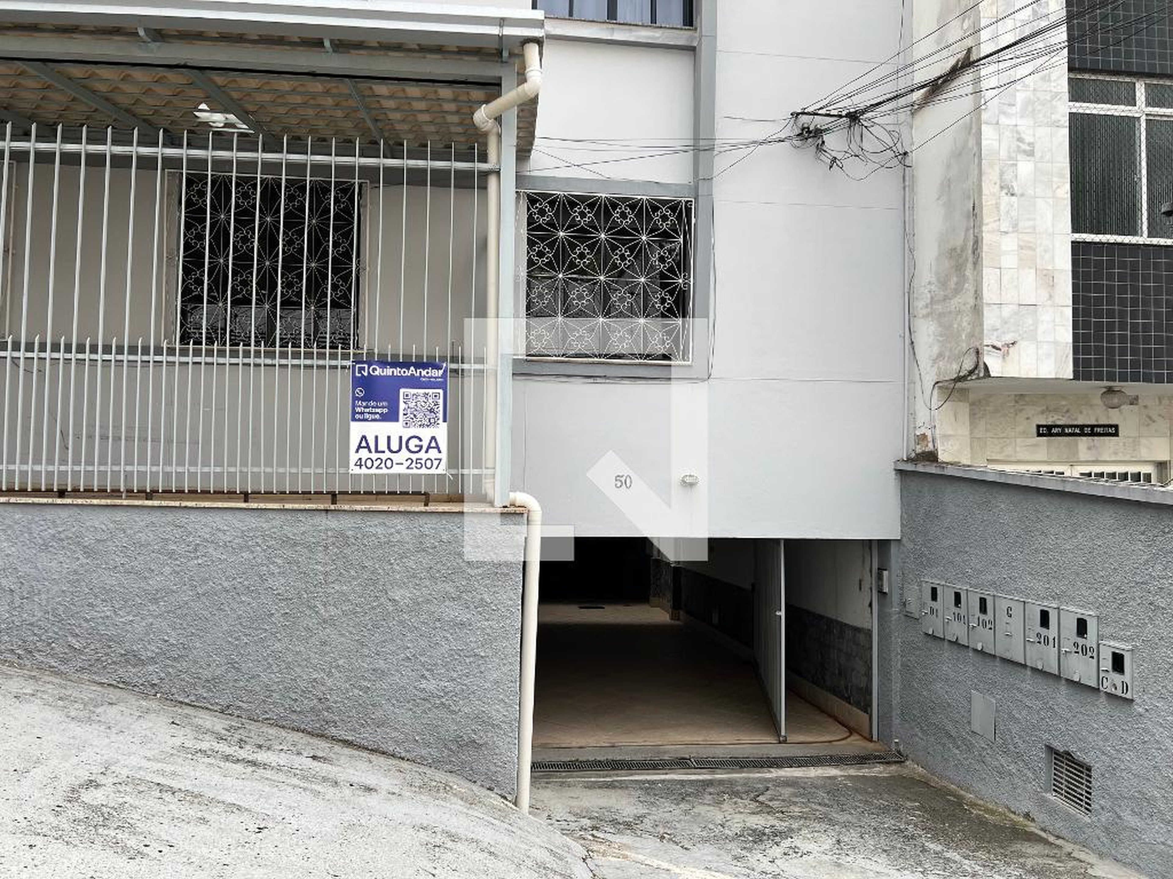 Fachada do Prédio Condomínio em Rua Luís Sansão, 50