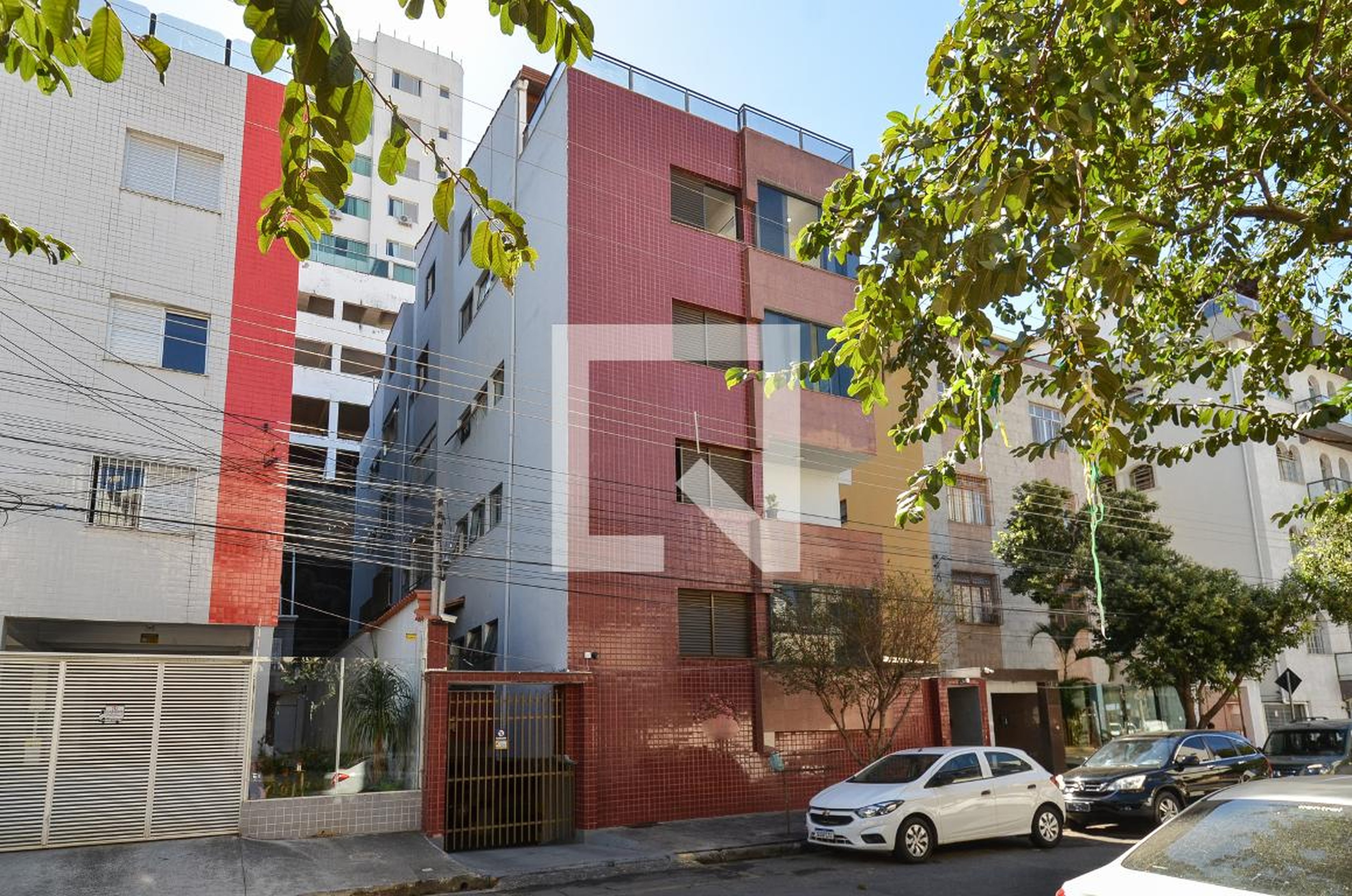 Fachada Condomínio em Rua Afonso Pena Júnior, 96