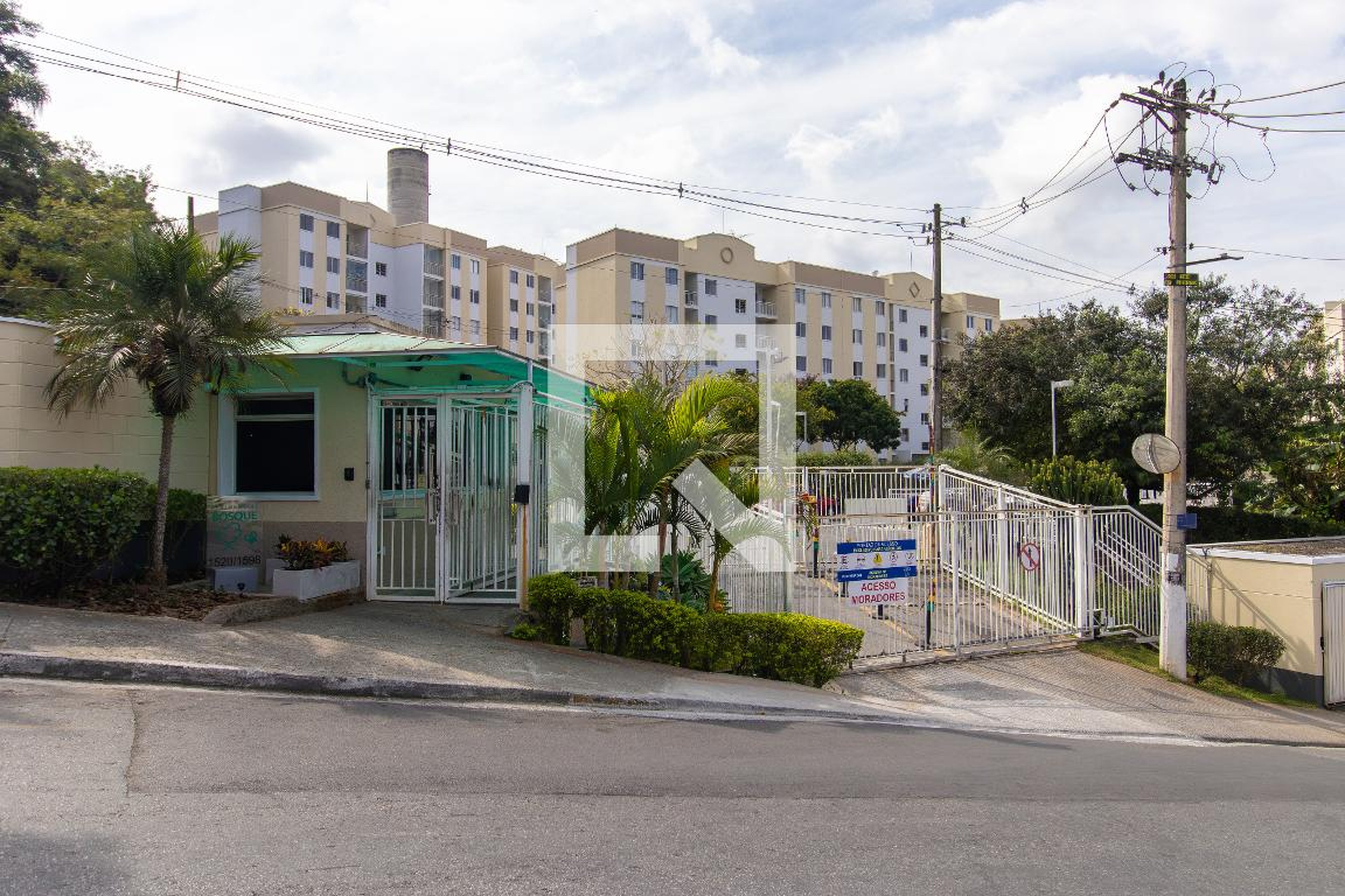Fachada do condomínio Condomínio Bosque Clube Cotia