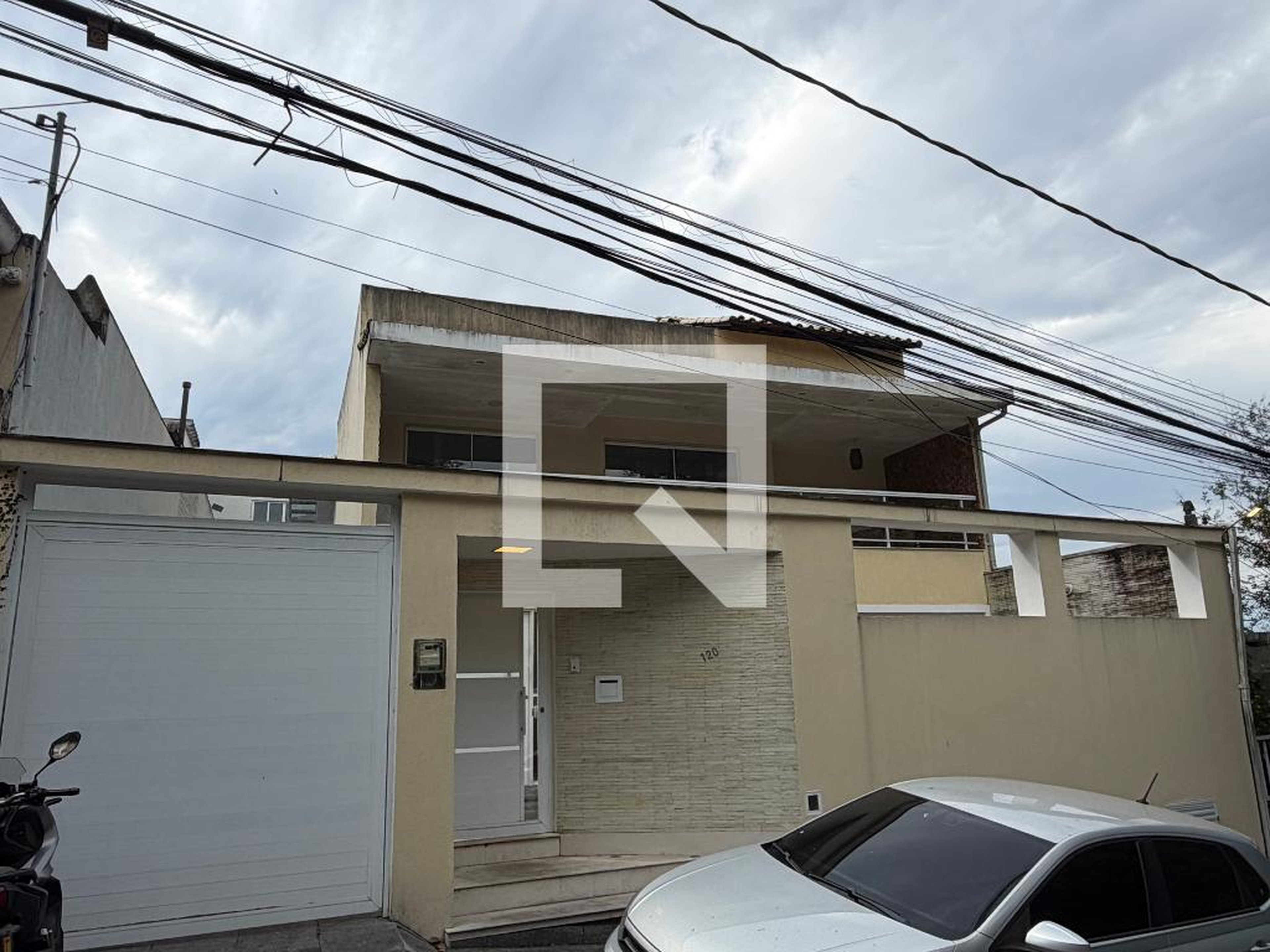Fachada Condomínio em Rua Heriberto Paiva, 120