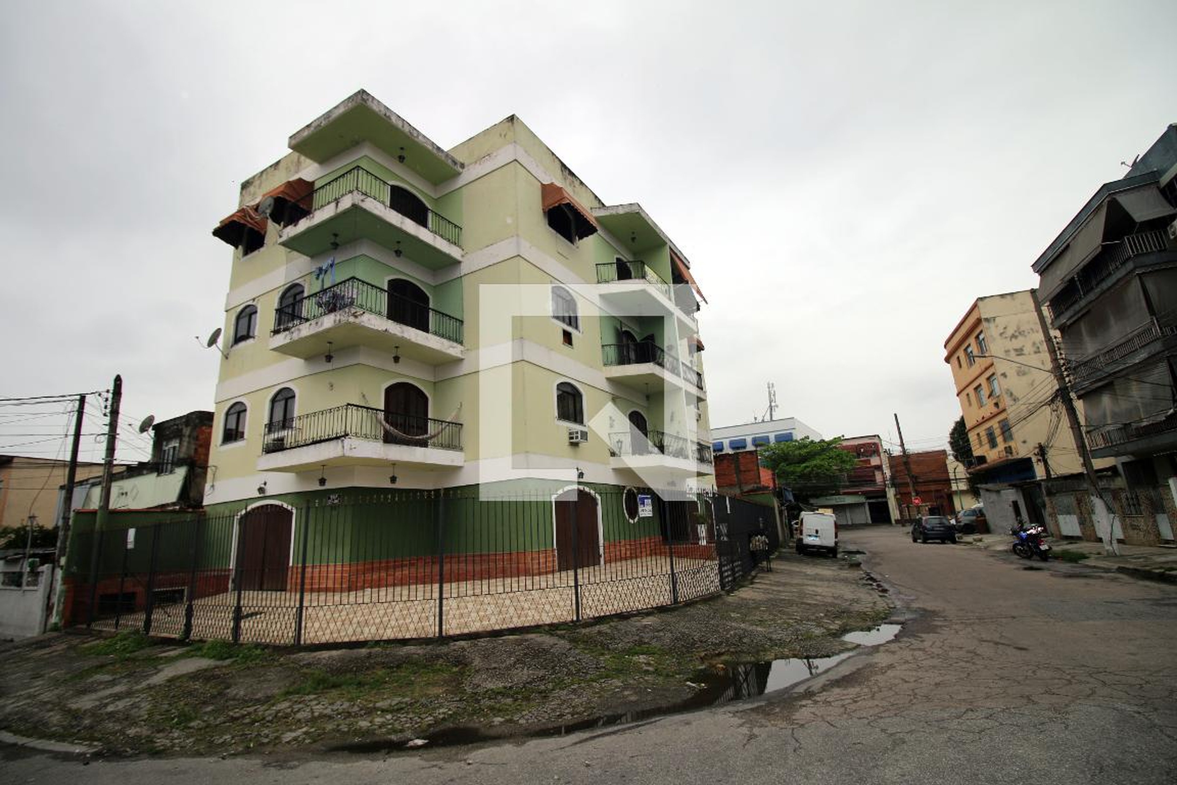 Fachada do Prédio Condomínio em Rua General Costa Júnior, 75