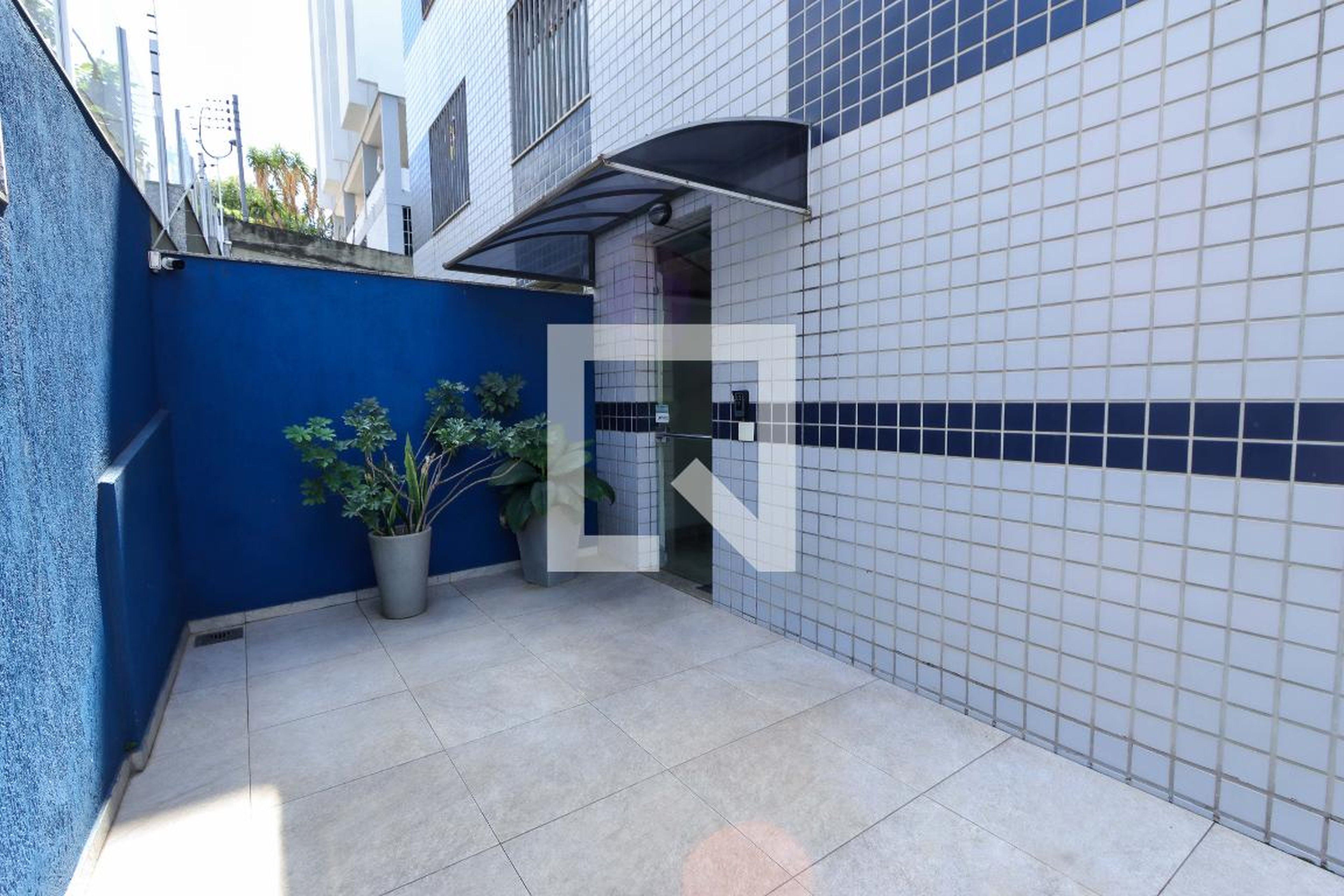 Entrada Edifício Renata