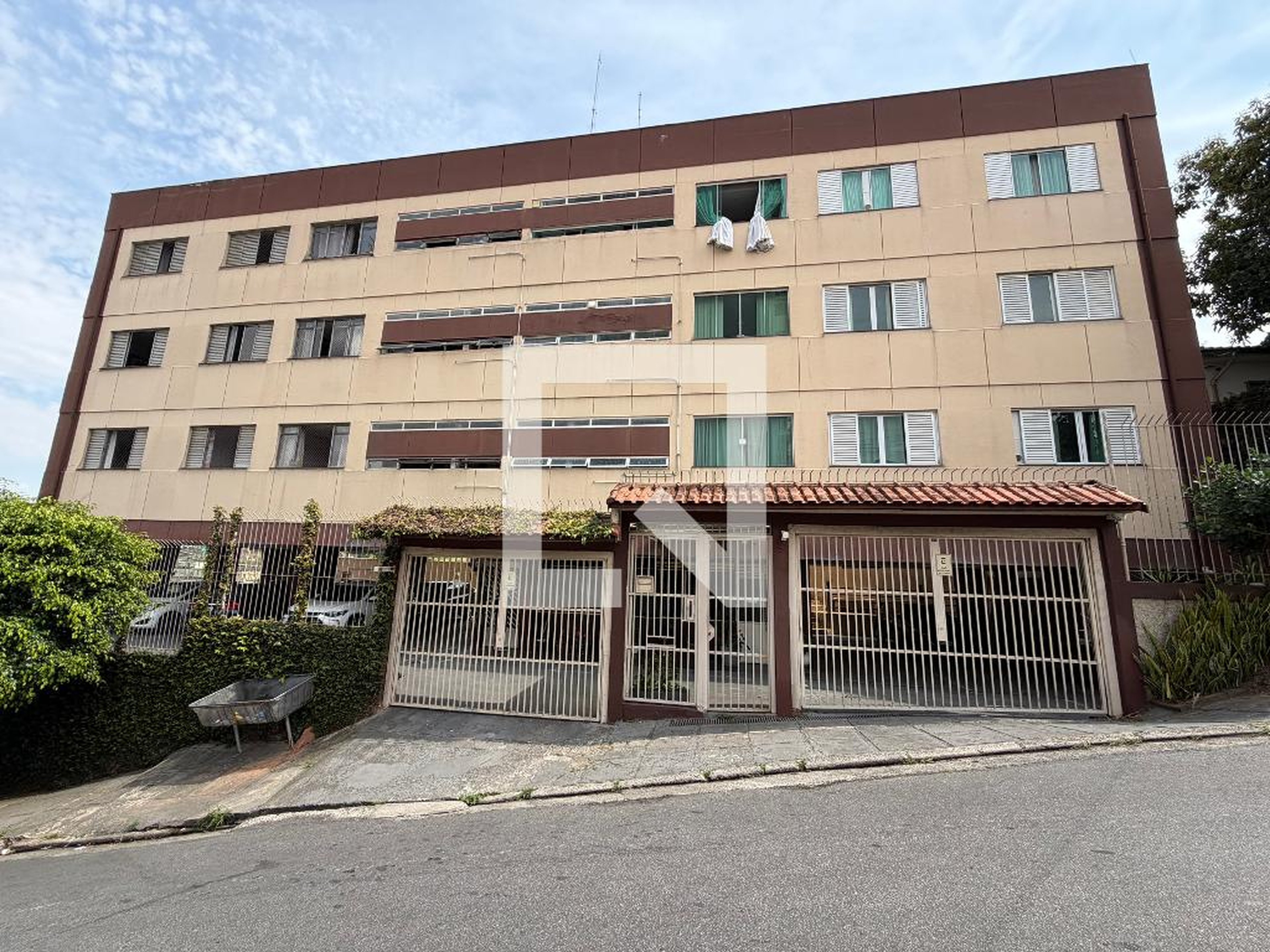 Fachada Condomínio em Rua Príncipe Humberto, 684