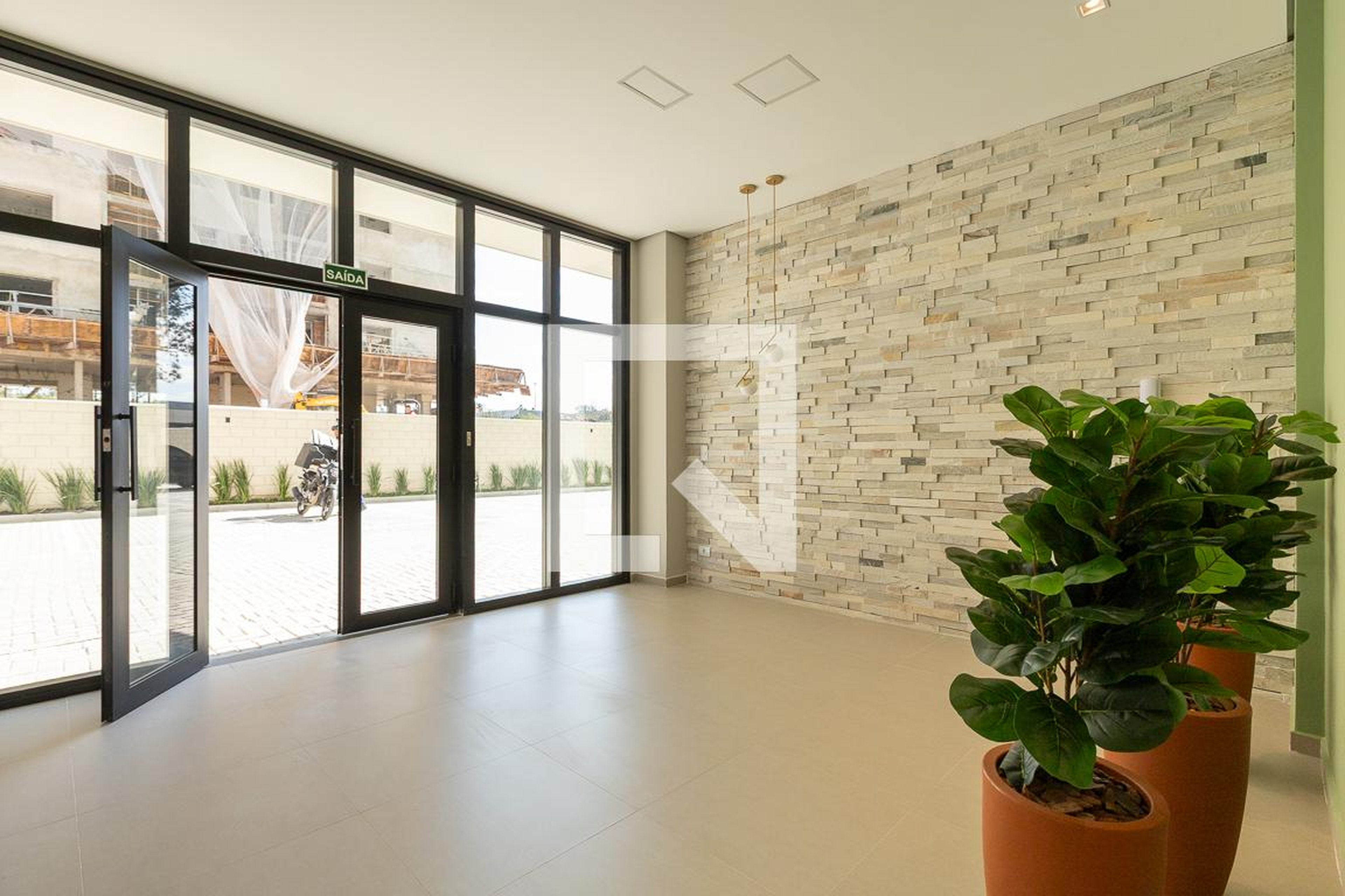 Hall Condomínio Novo Prado  Residencial Paiol