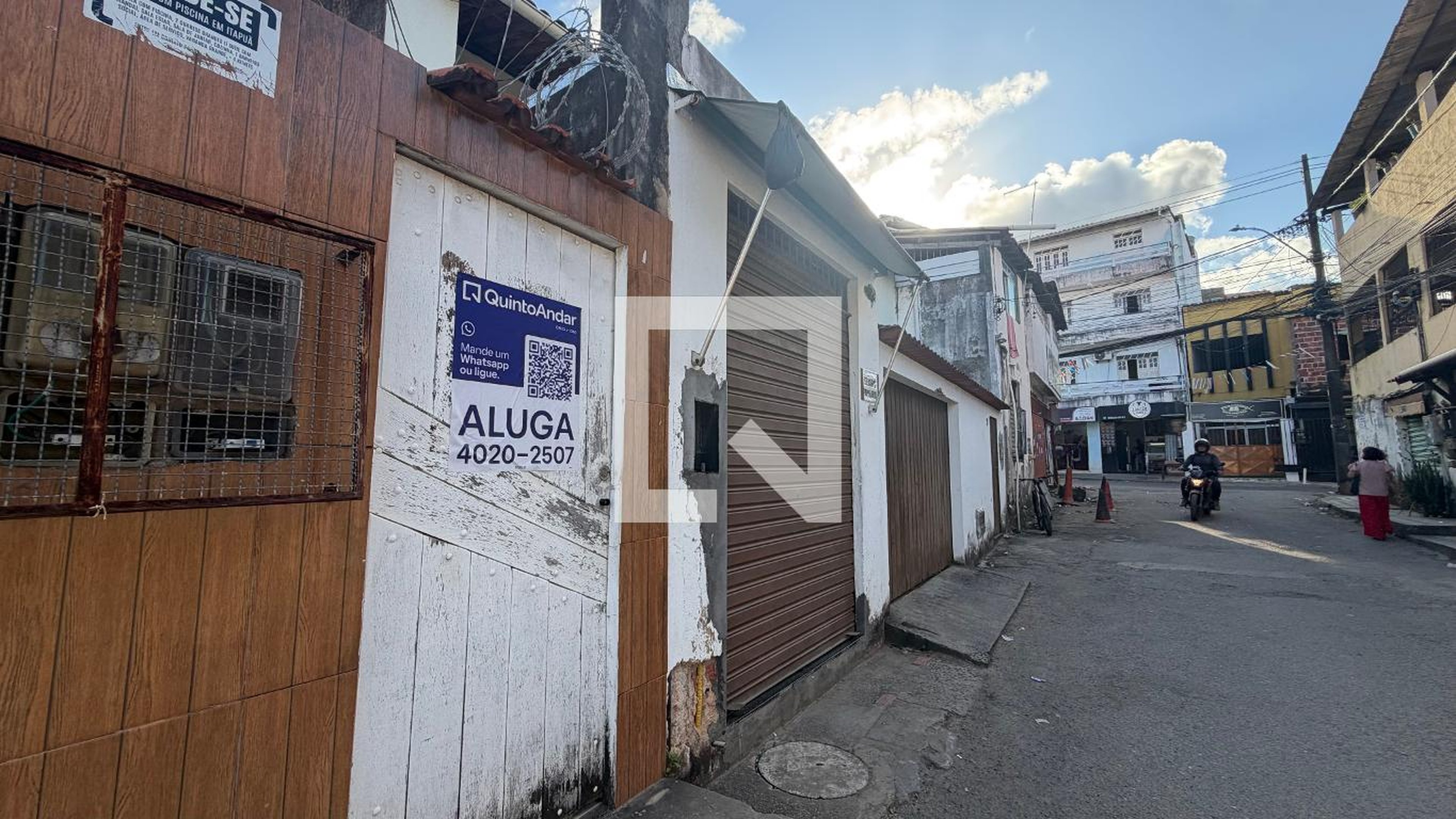 Fachada Condomínio em Rua da Fonte, 3